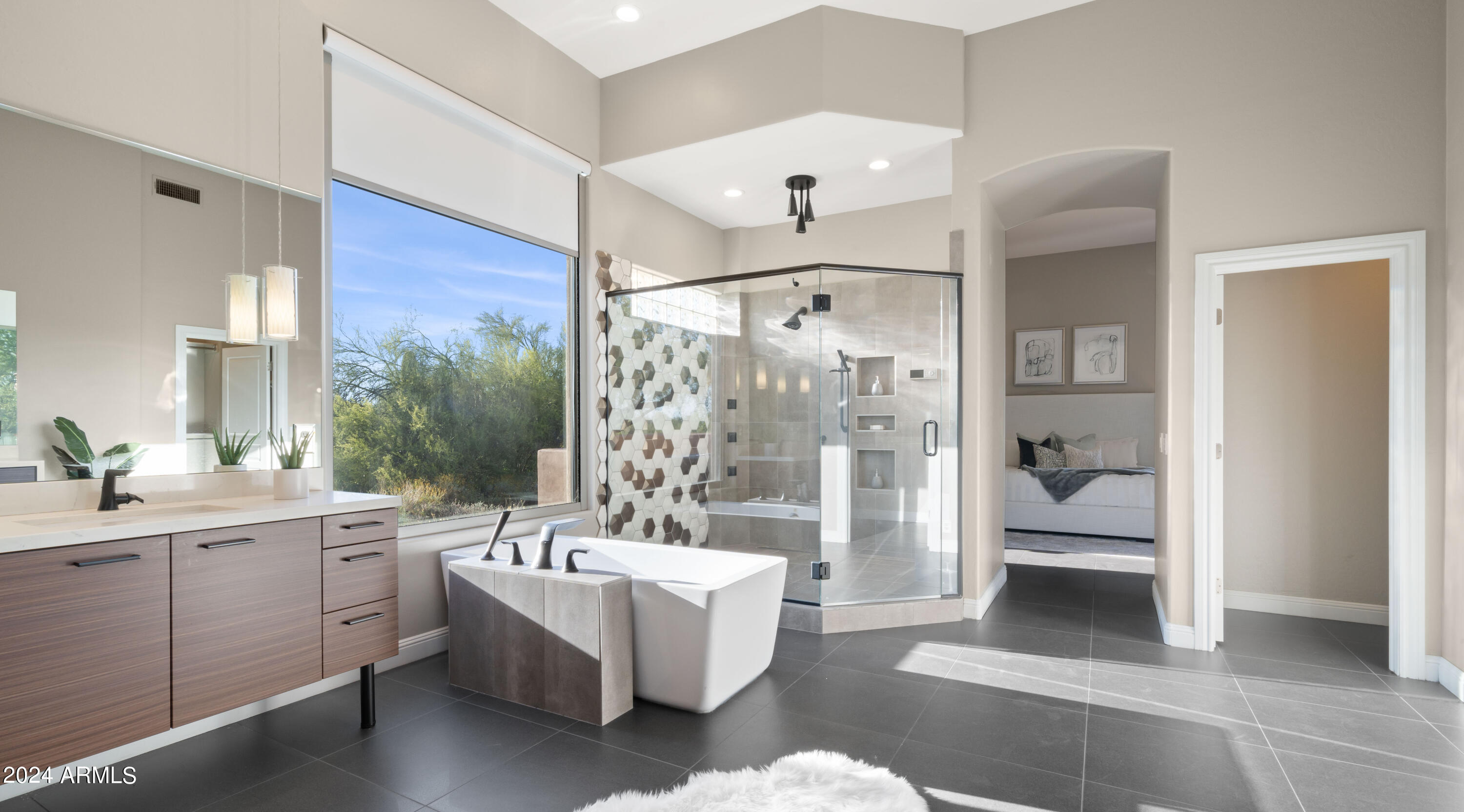 7832 E PARKVIEW Lane