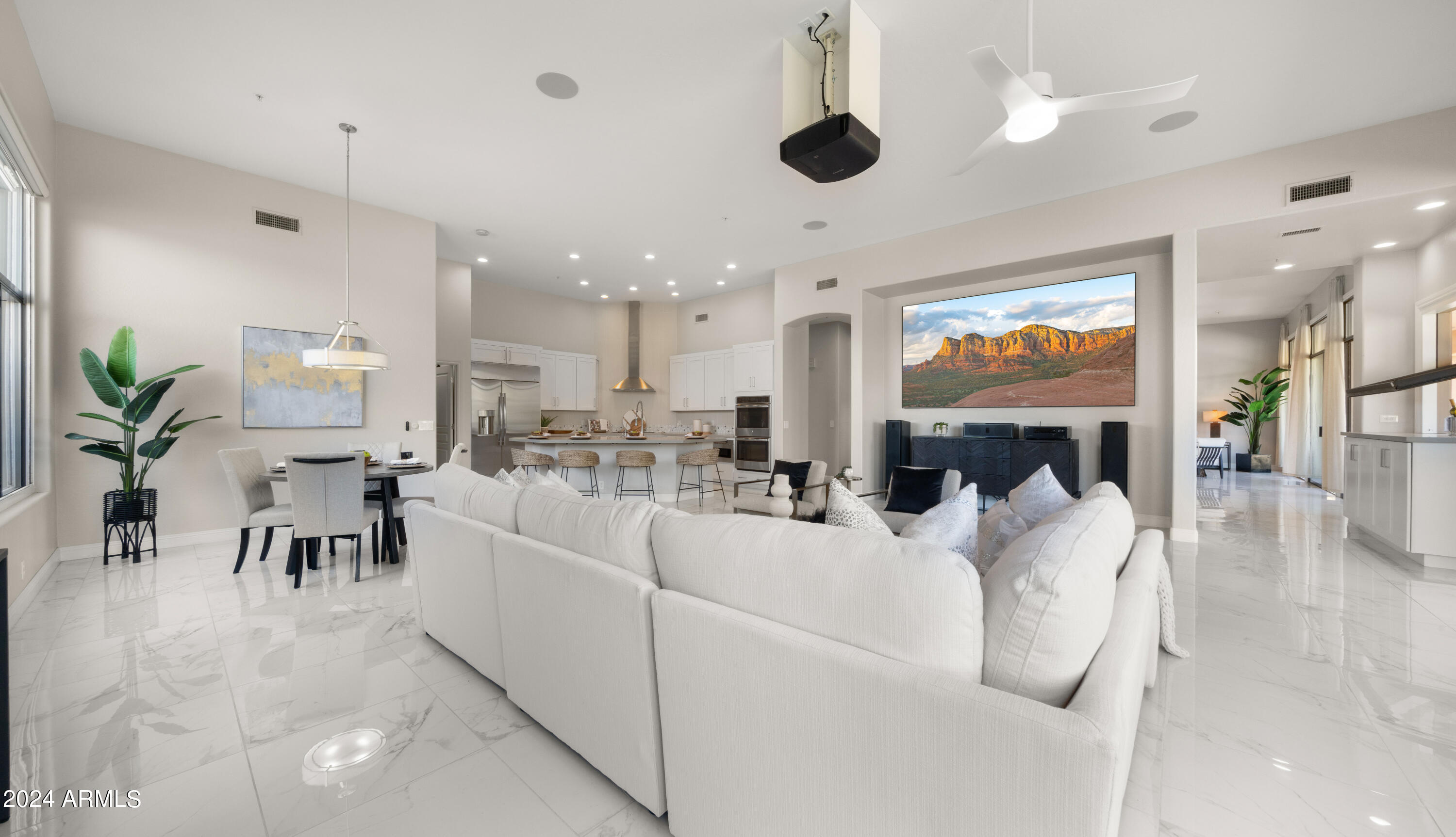 7832 E PARKVIEW Lane