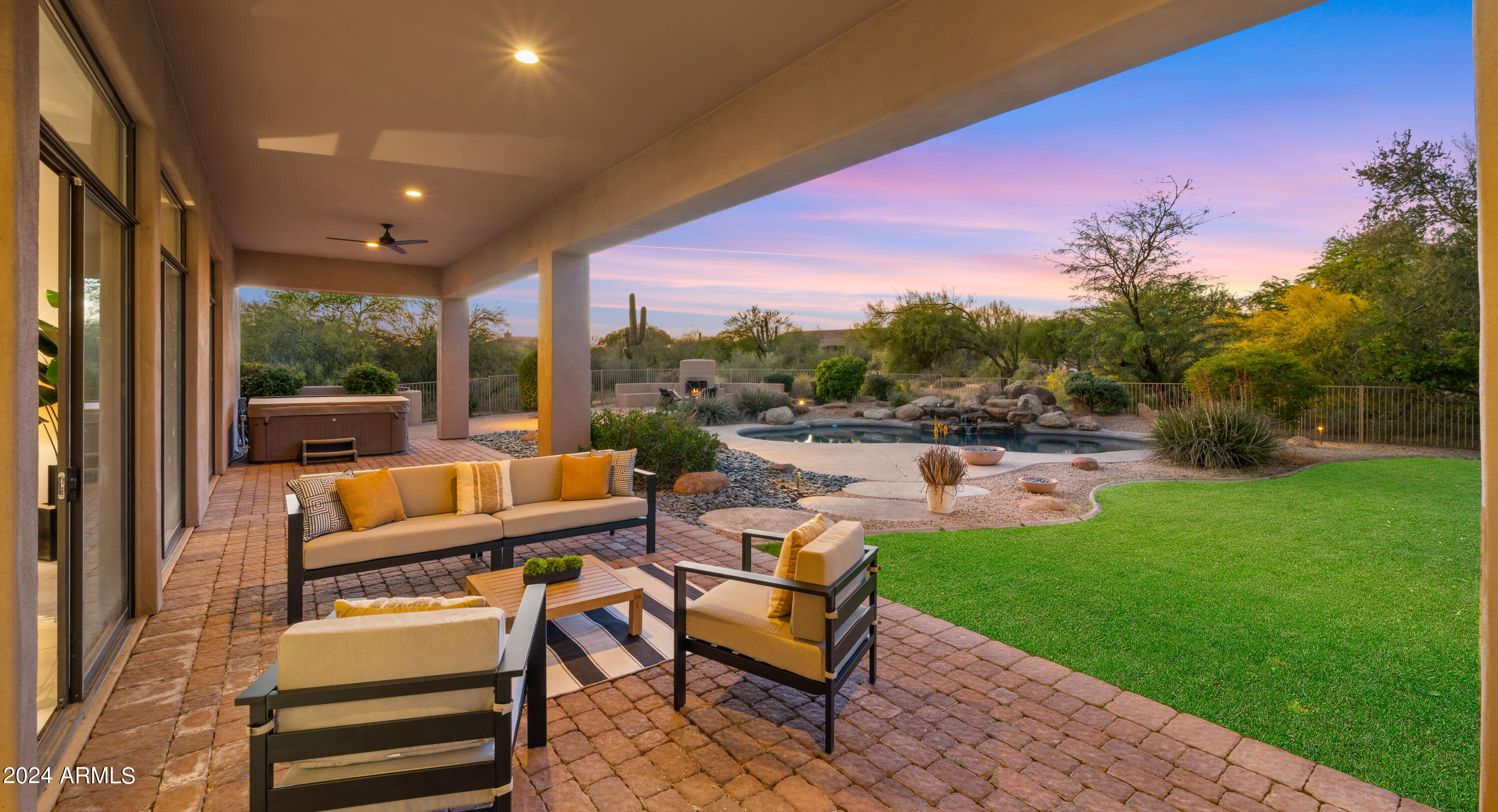 7832 E PARKVIEW Lane