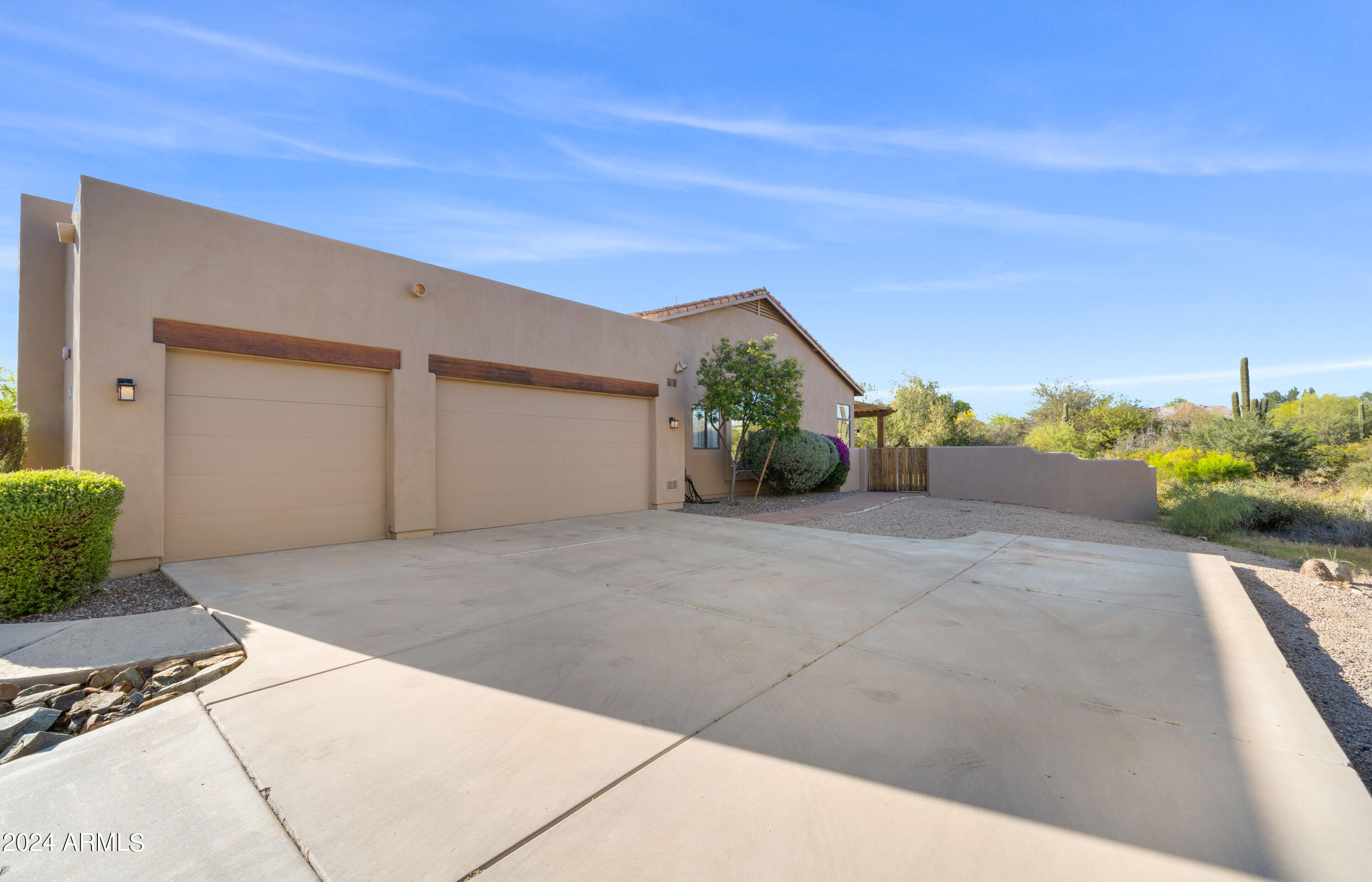 7832 E PARKVIEW Lane