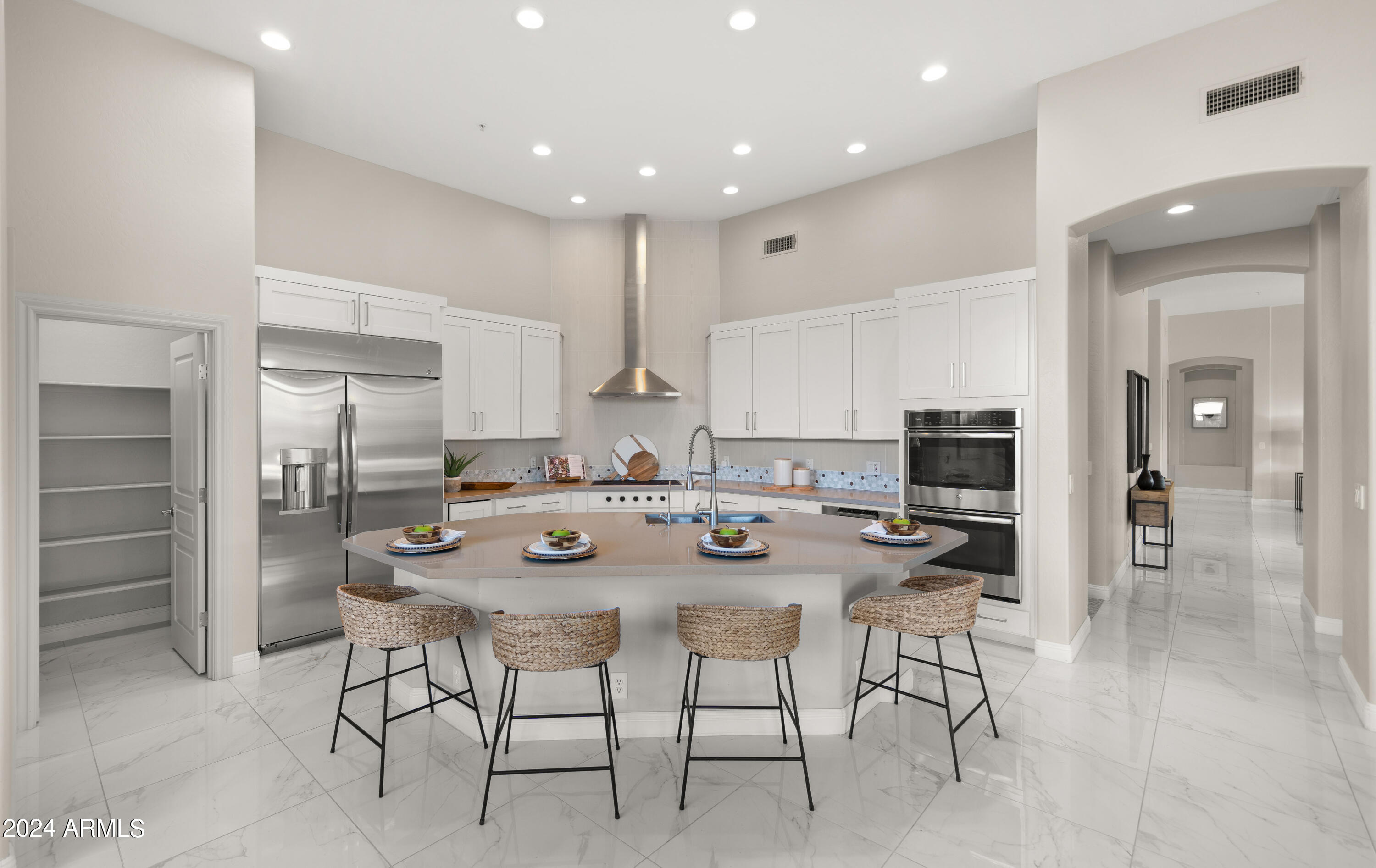 7832 E PARKVIEW Lane