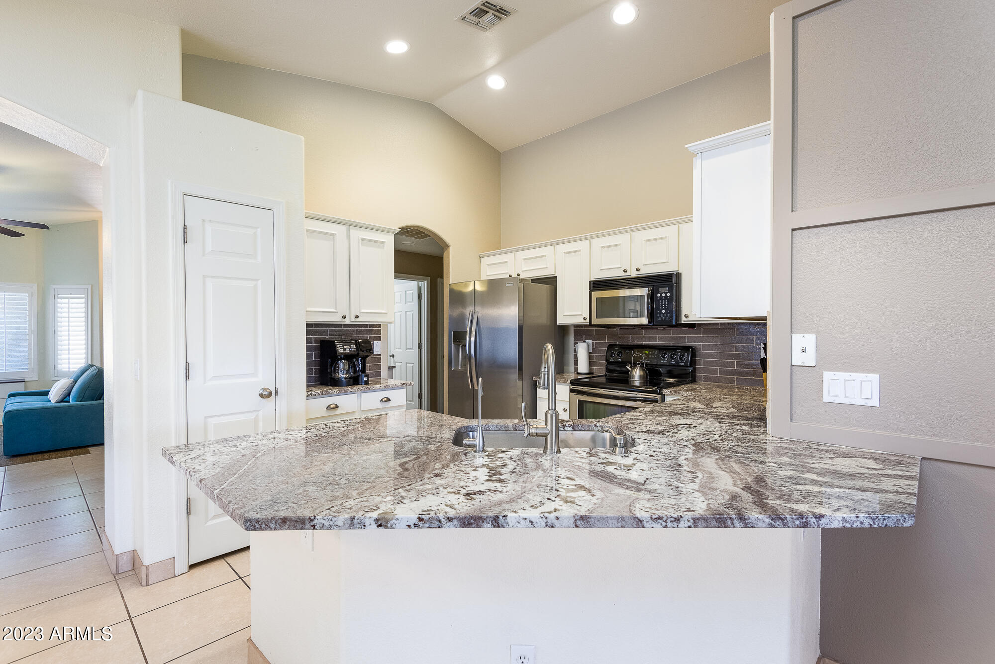 8161 W PONTIAC Drive