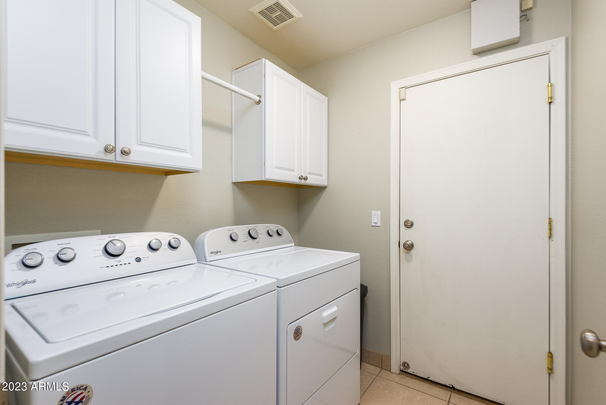 8161 W PONTIAC Drive