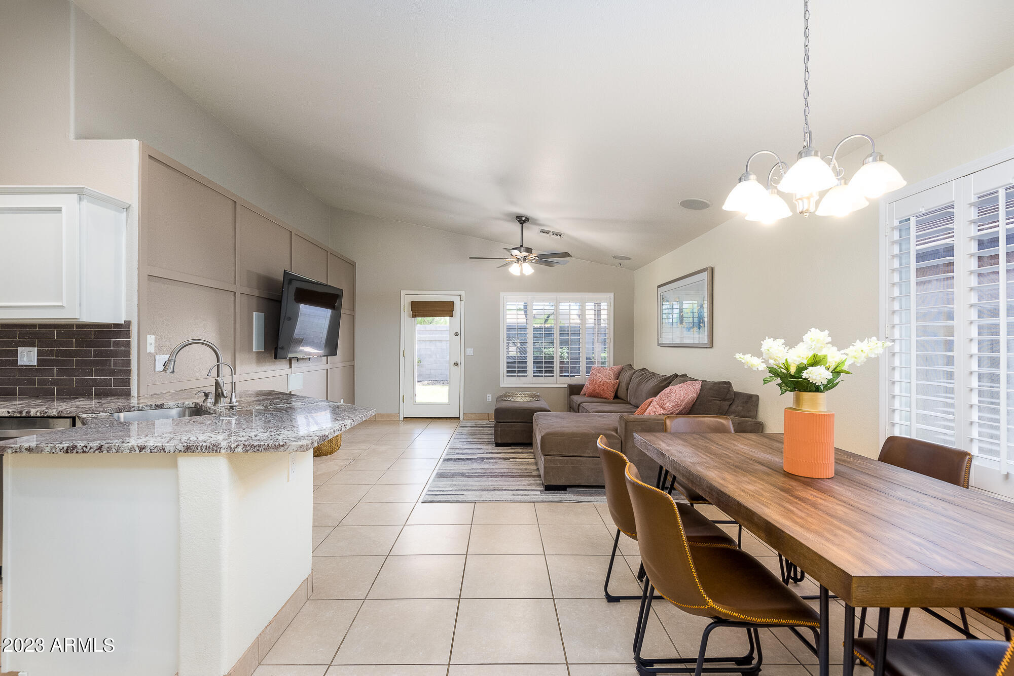 8161 W PONTIAC Drive