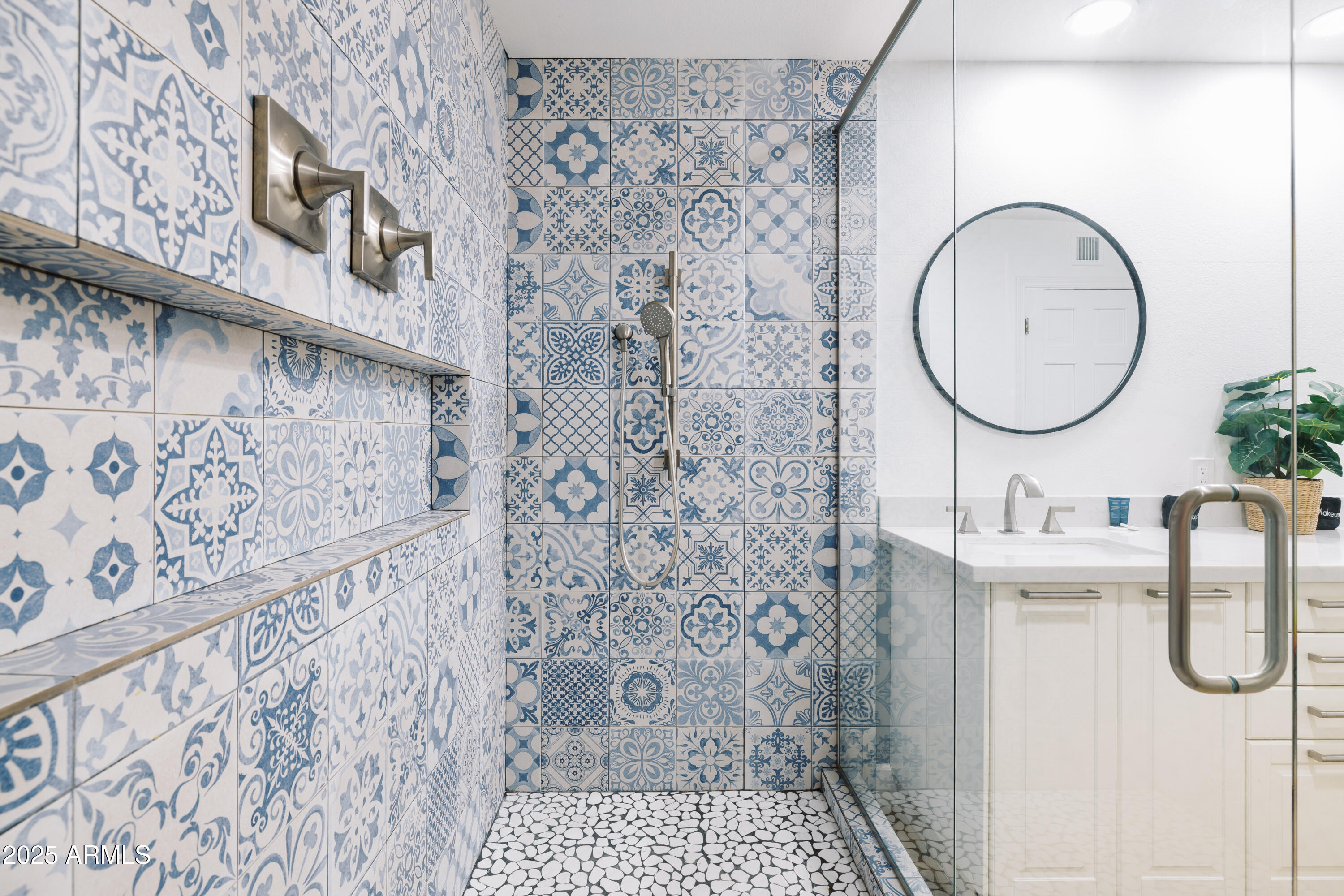 5226 E KATHLEEN Road