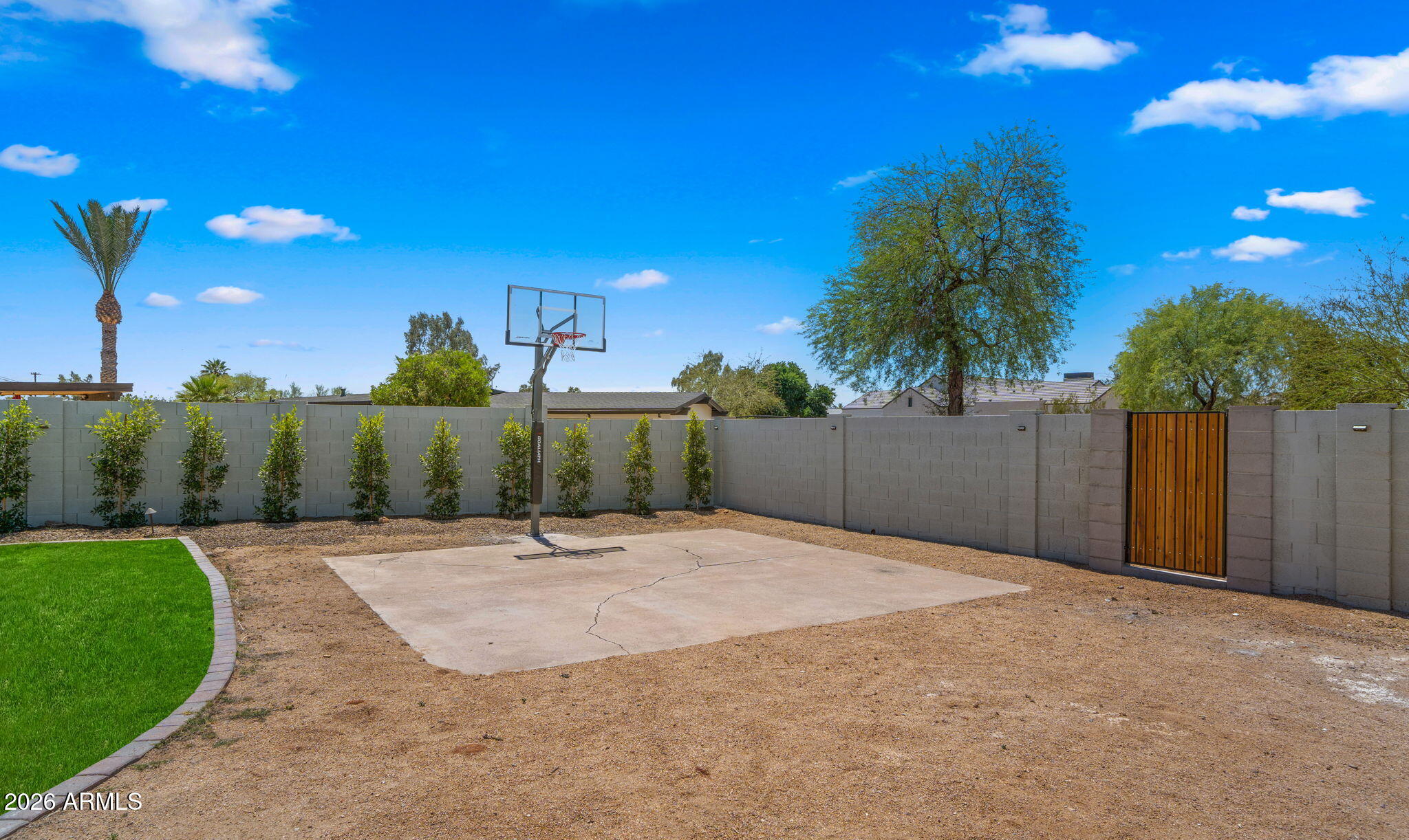 7667 E CACTUS Road