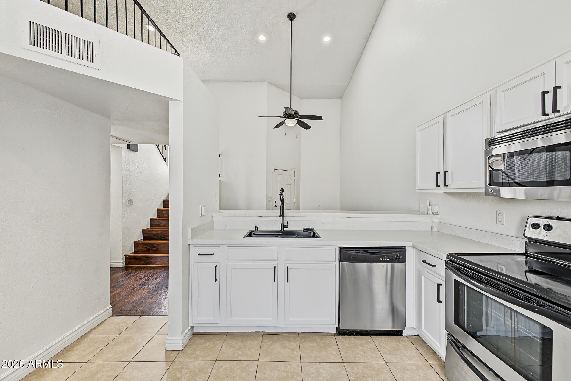 4828 W ORANGEWOOD Avenue 202