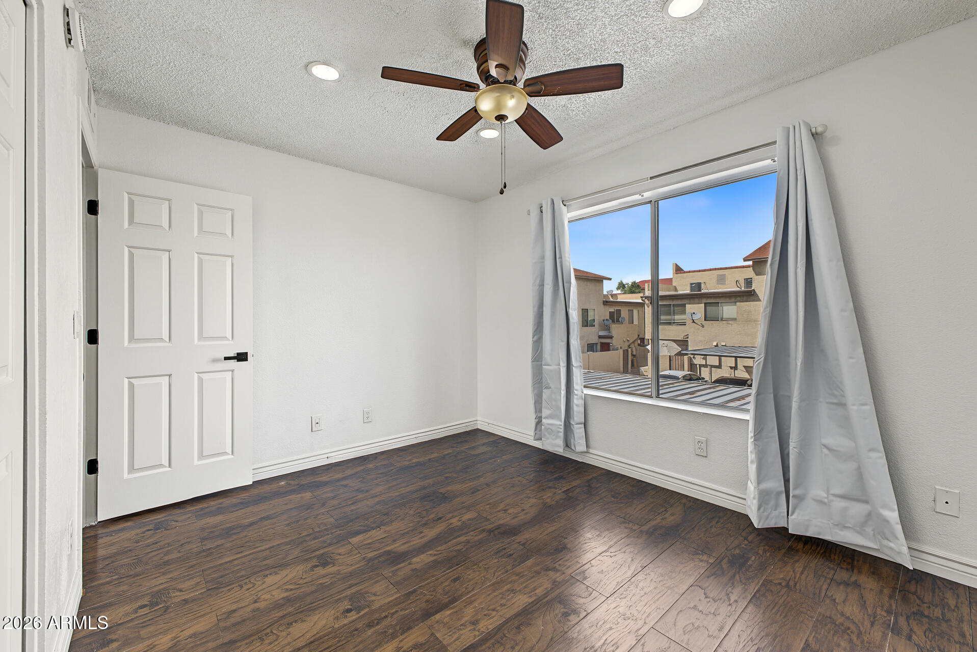 4828 W ORANGEWOOD Avenue 202