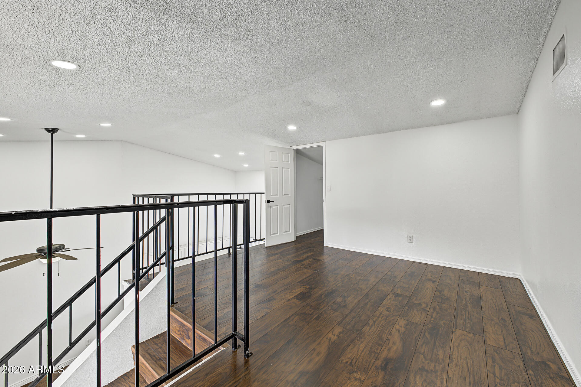 4828 W ORANGEWOOD Avenue 202