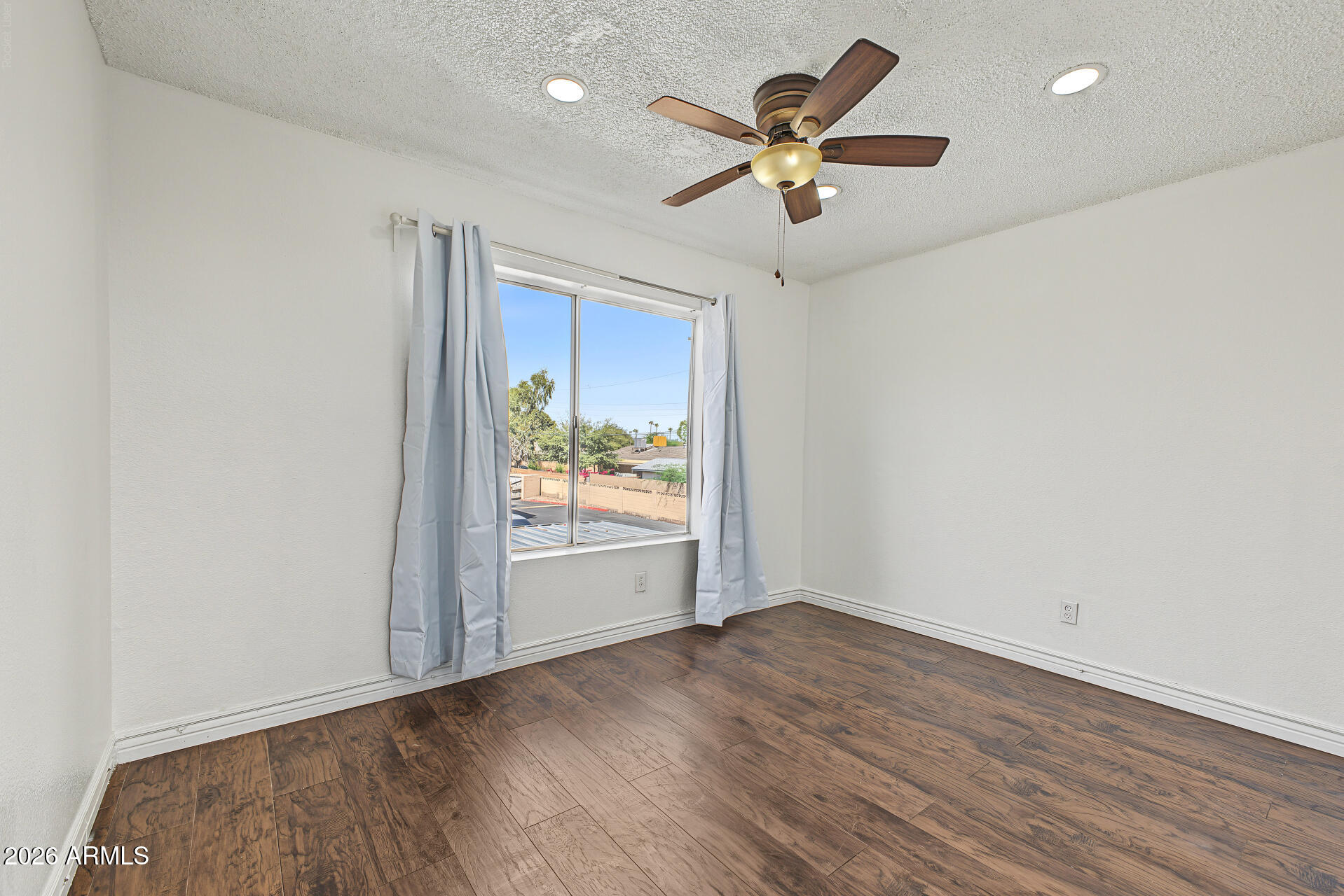 4828 W ORANGEWOOD Avenue 202