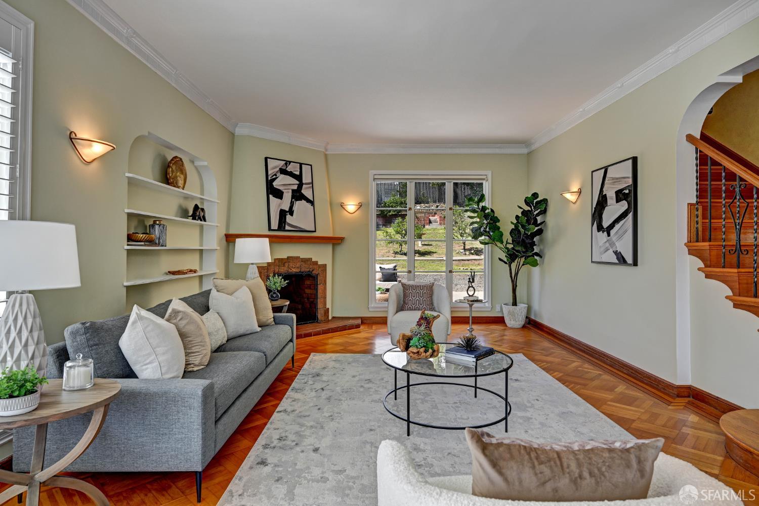 376 Moncada Way