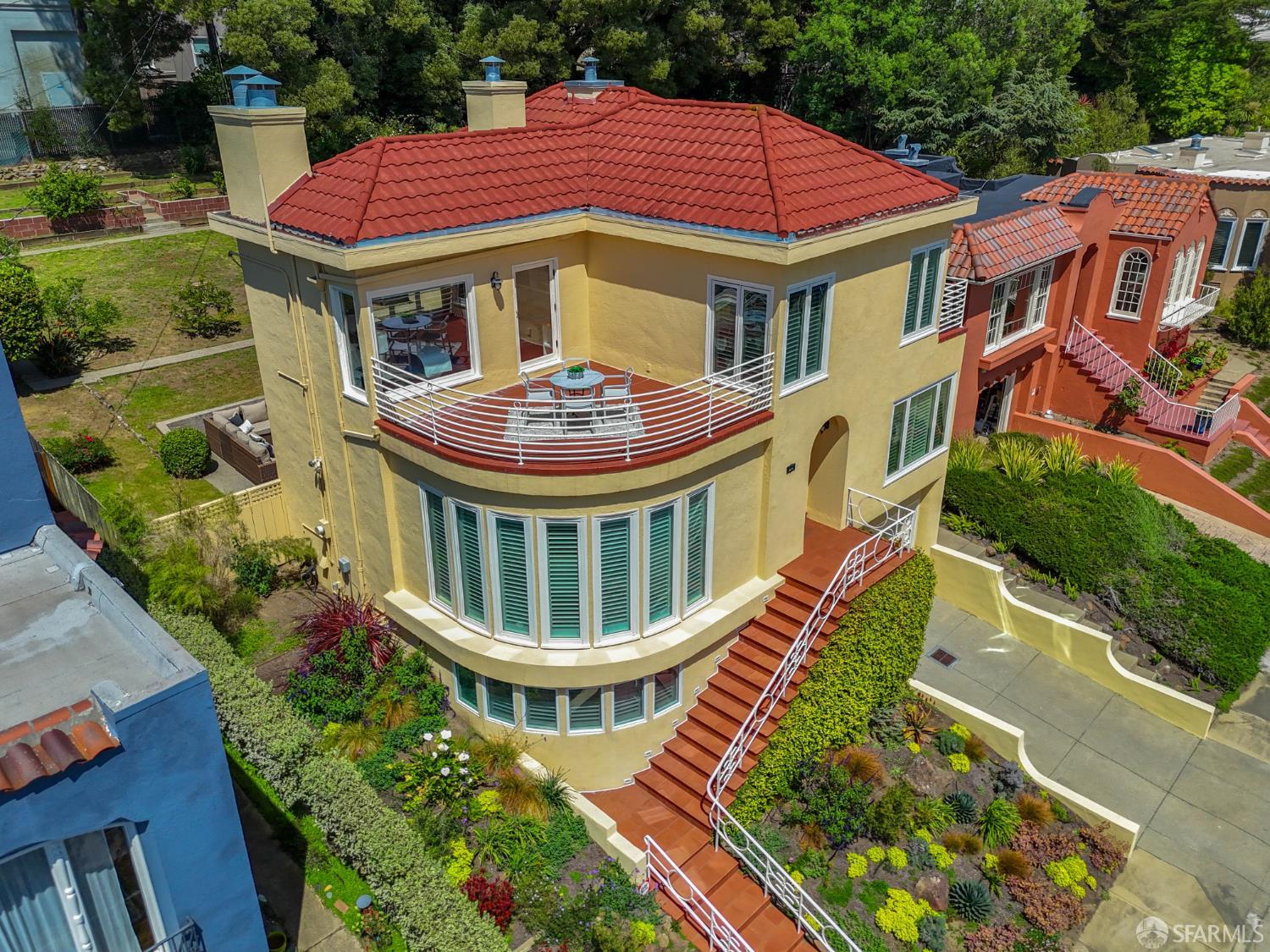 376 Moncada Way
