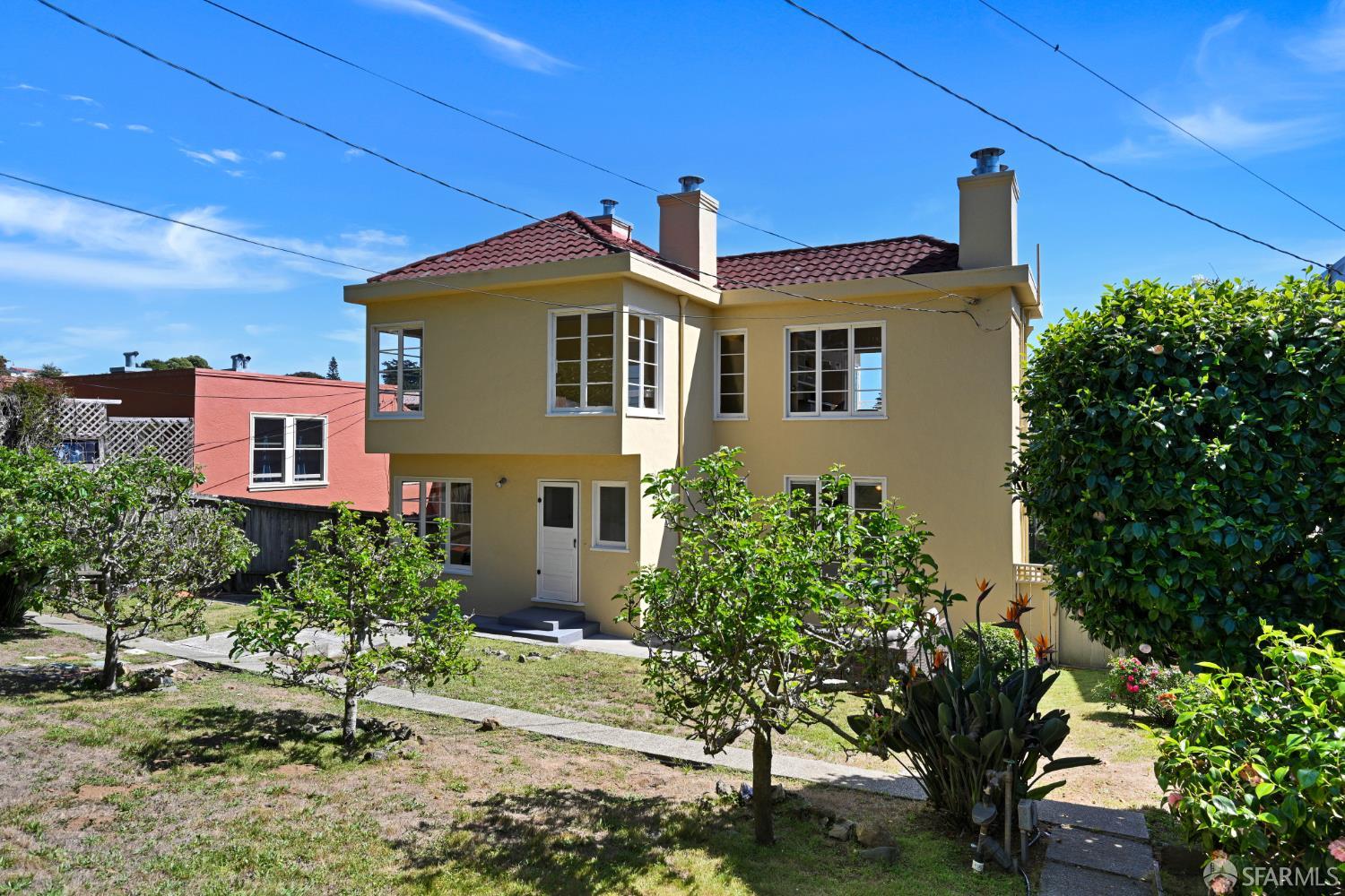 376 Moncada Way