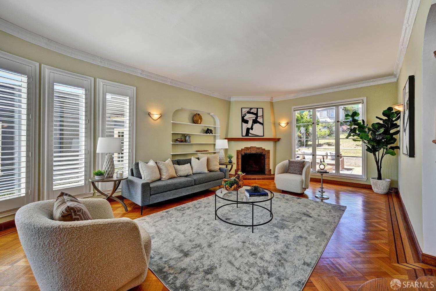 376 Moncada Way
