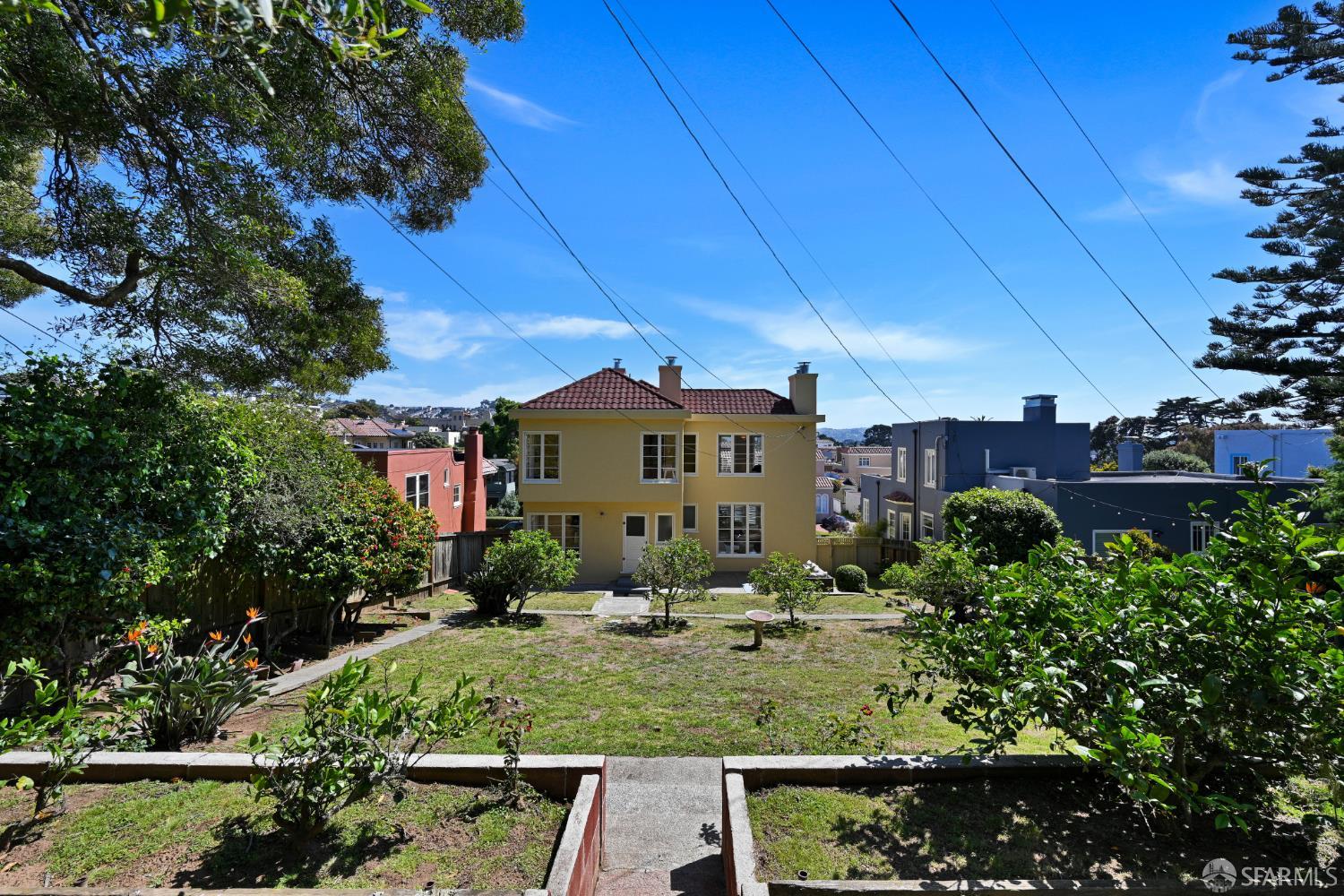 376 Moncada Way