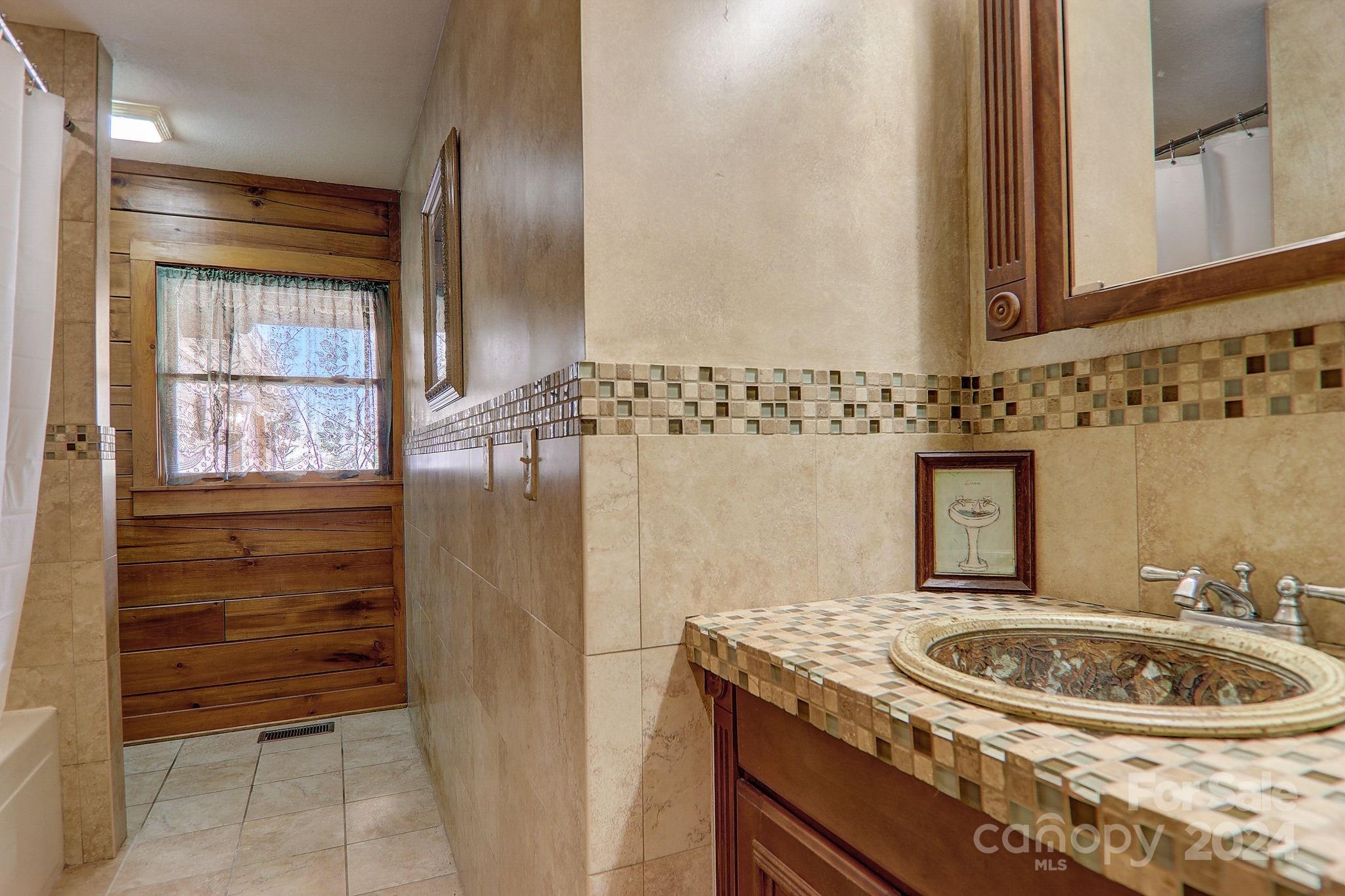 33 Poplar Ridge Lane