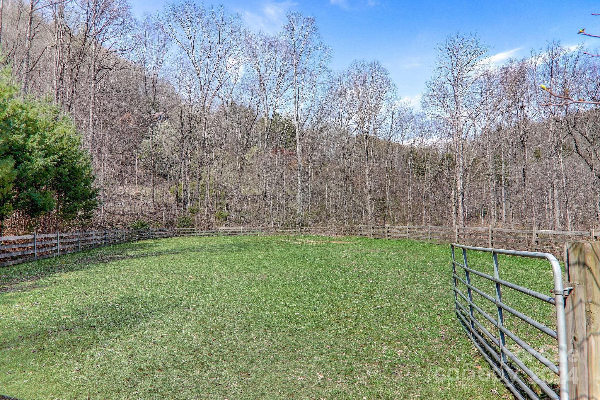 33 Poplar Ridge Lane