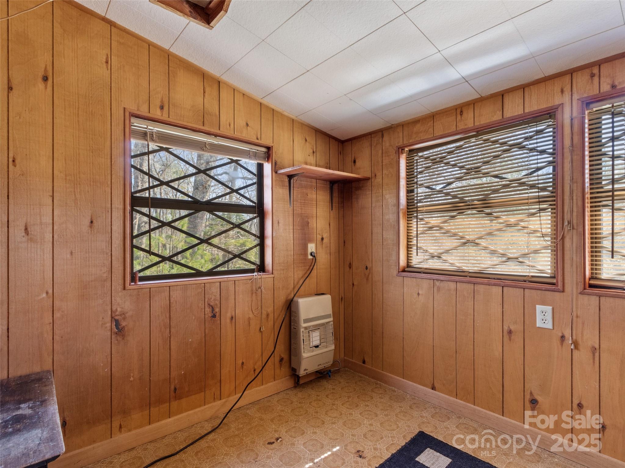 207 Strawberry Hill Lane