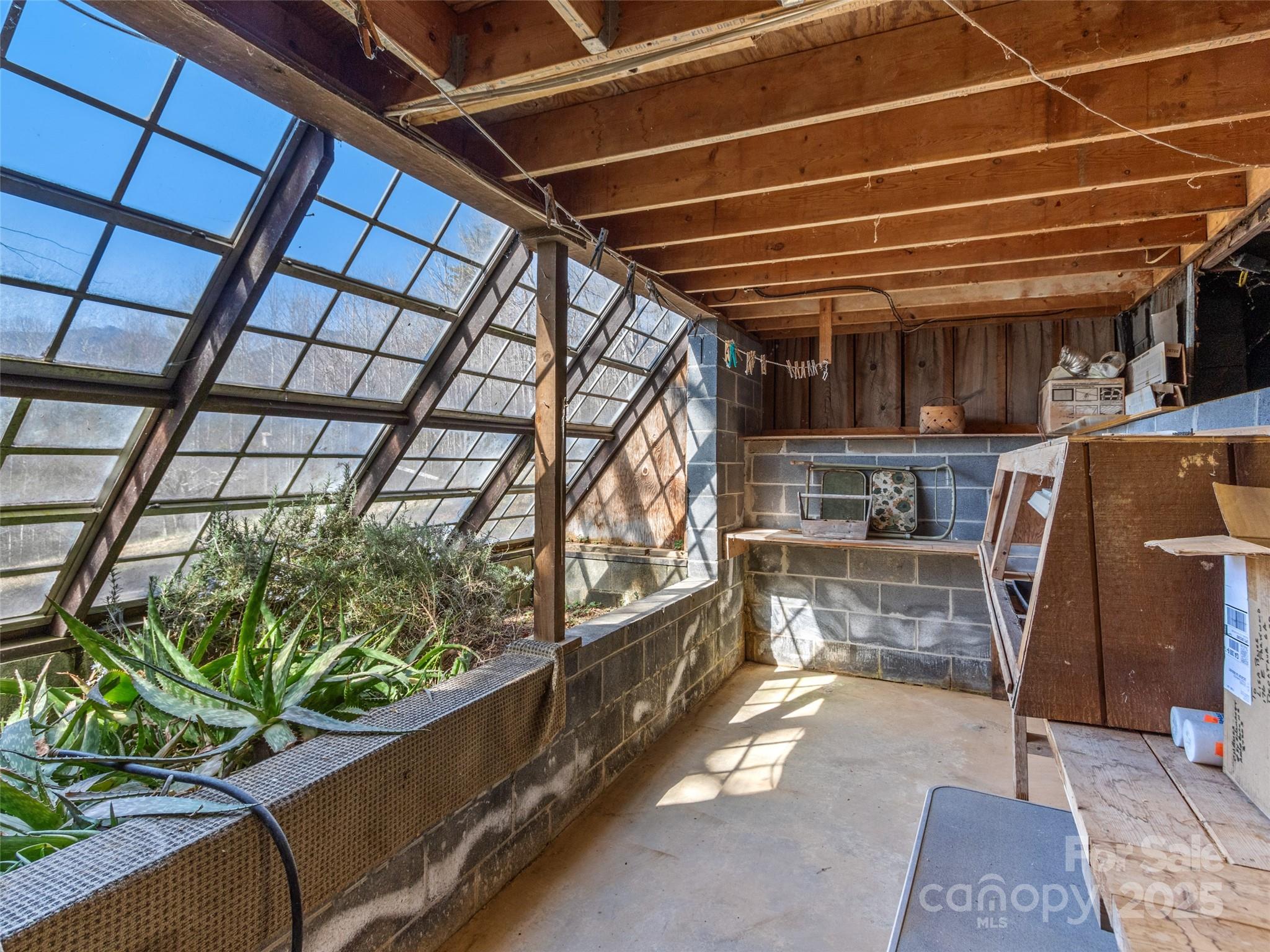 207 Strawberry Hill Lane
