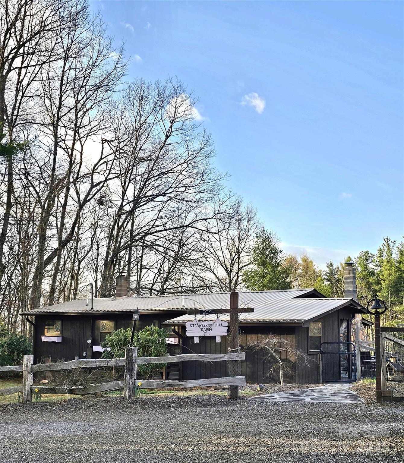 207 Strawberry Hill Lane