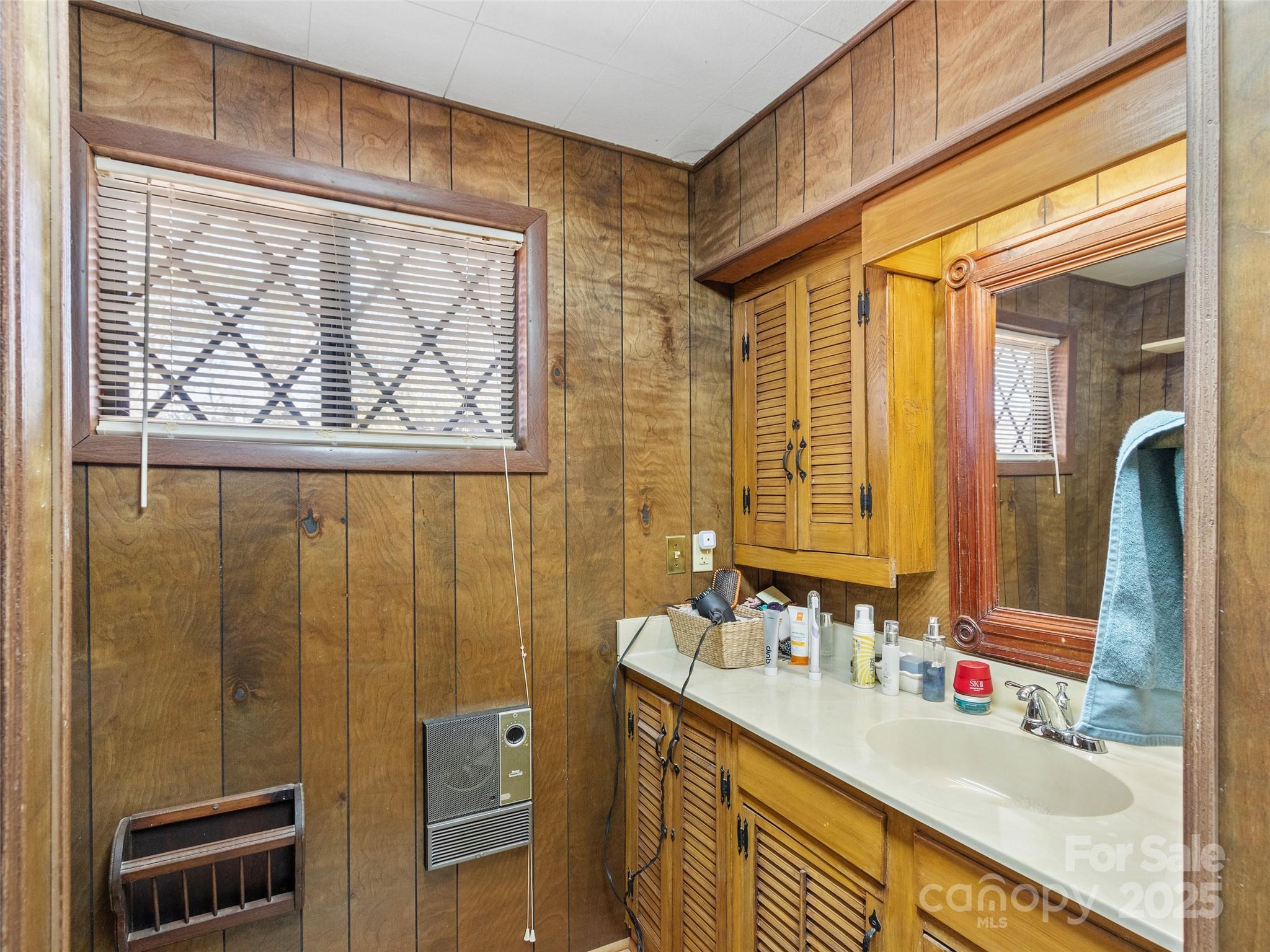 207 Strawberry Hill Lane