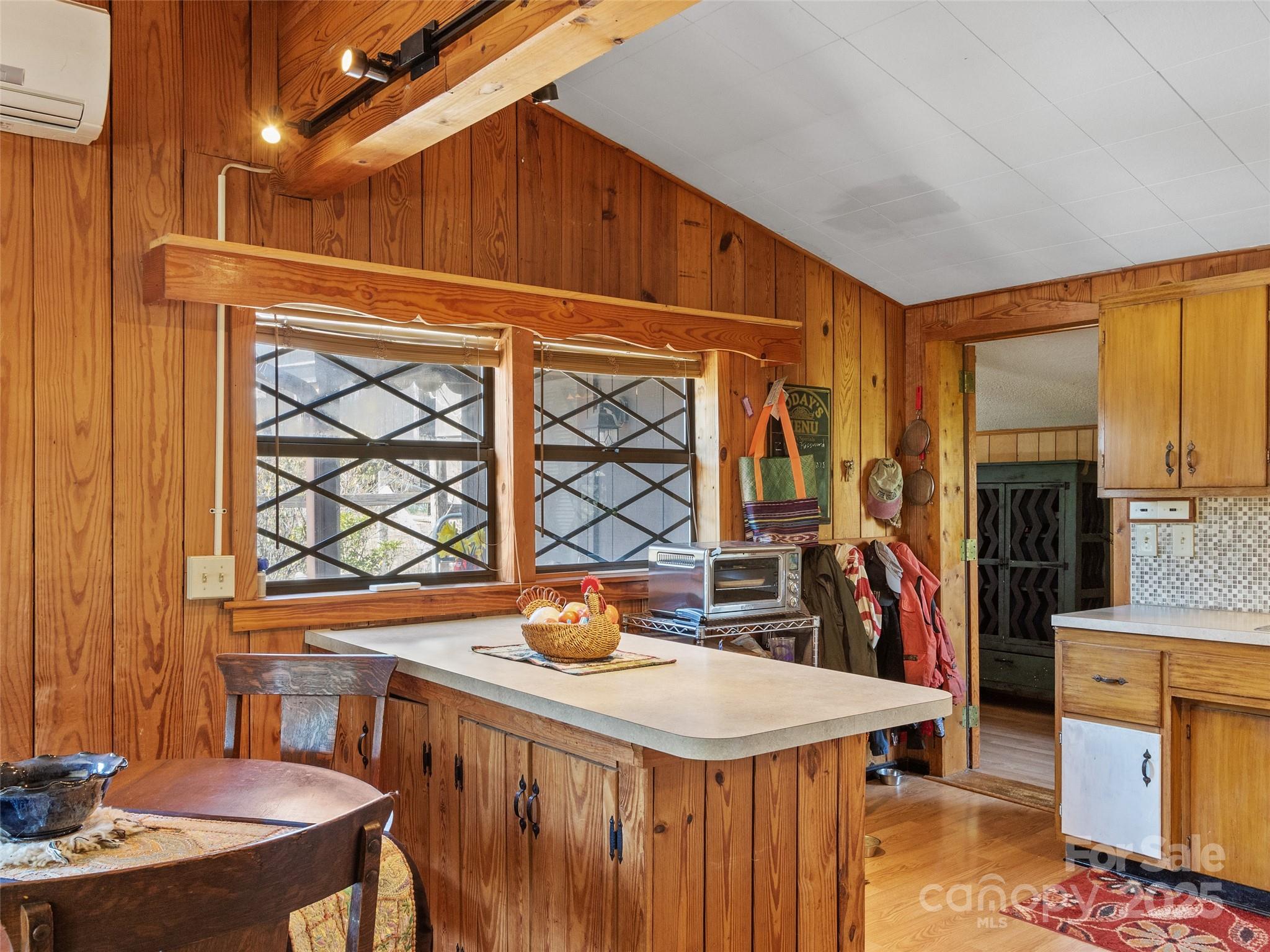 207 Strawberry Hill Lane