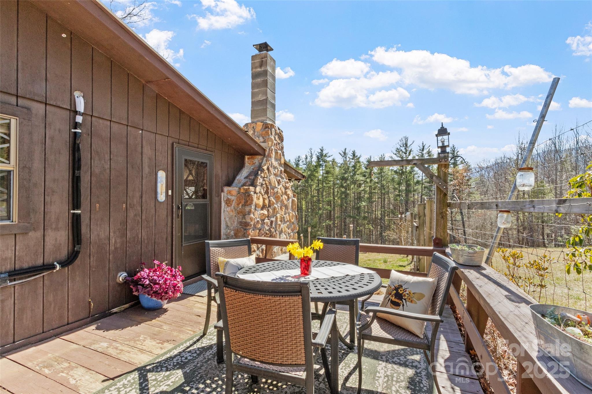 207 Strawberry Hill Lane