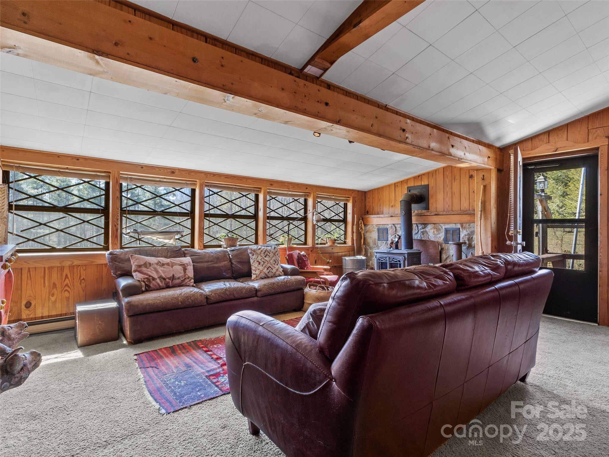 207 Strawberry Hill Lane