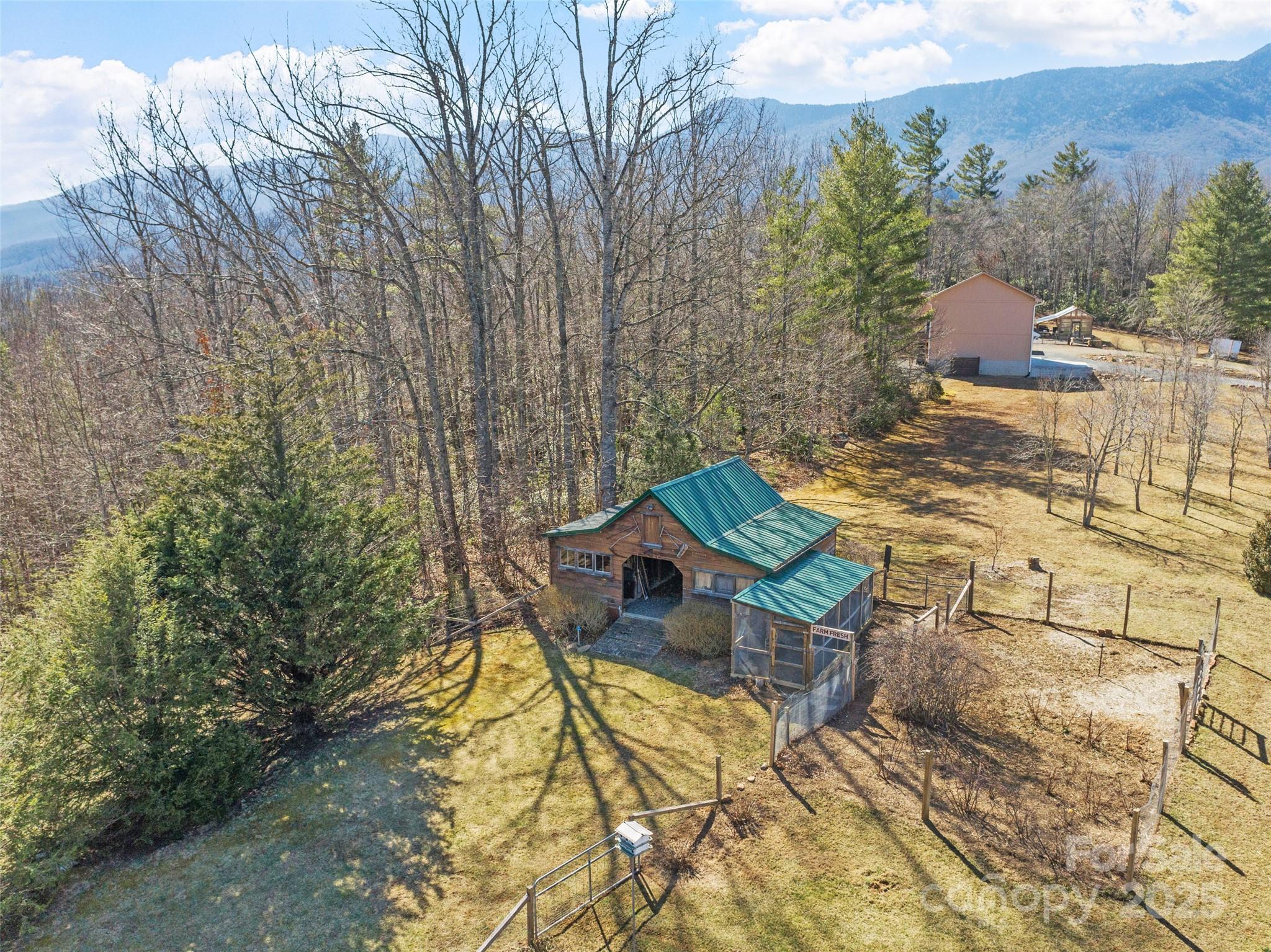 207 Strawberry Hill Lane