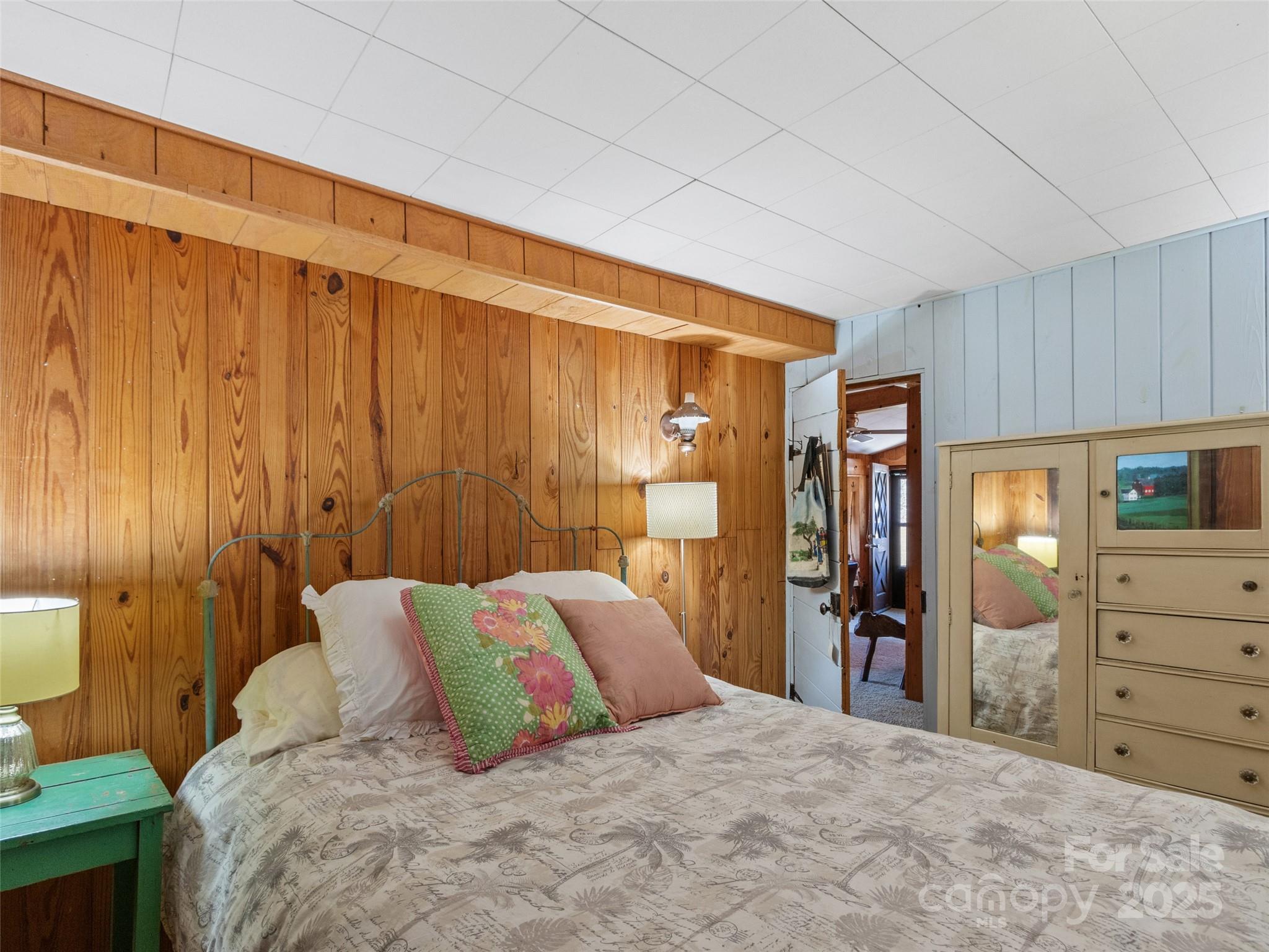 207 Strawberry Hill Lane