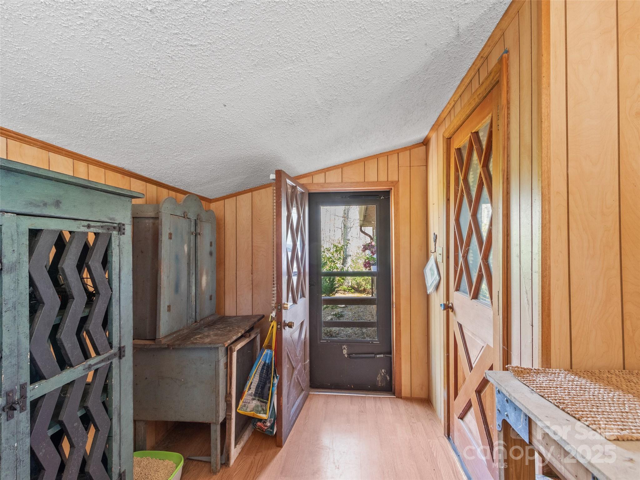 207 Strawberry Hill Lane