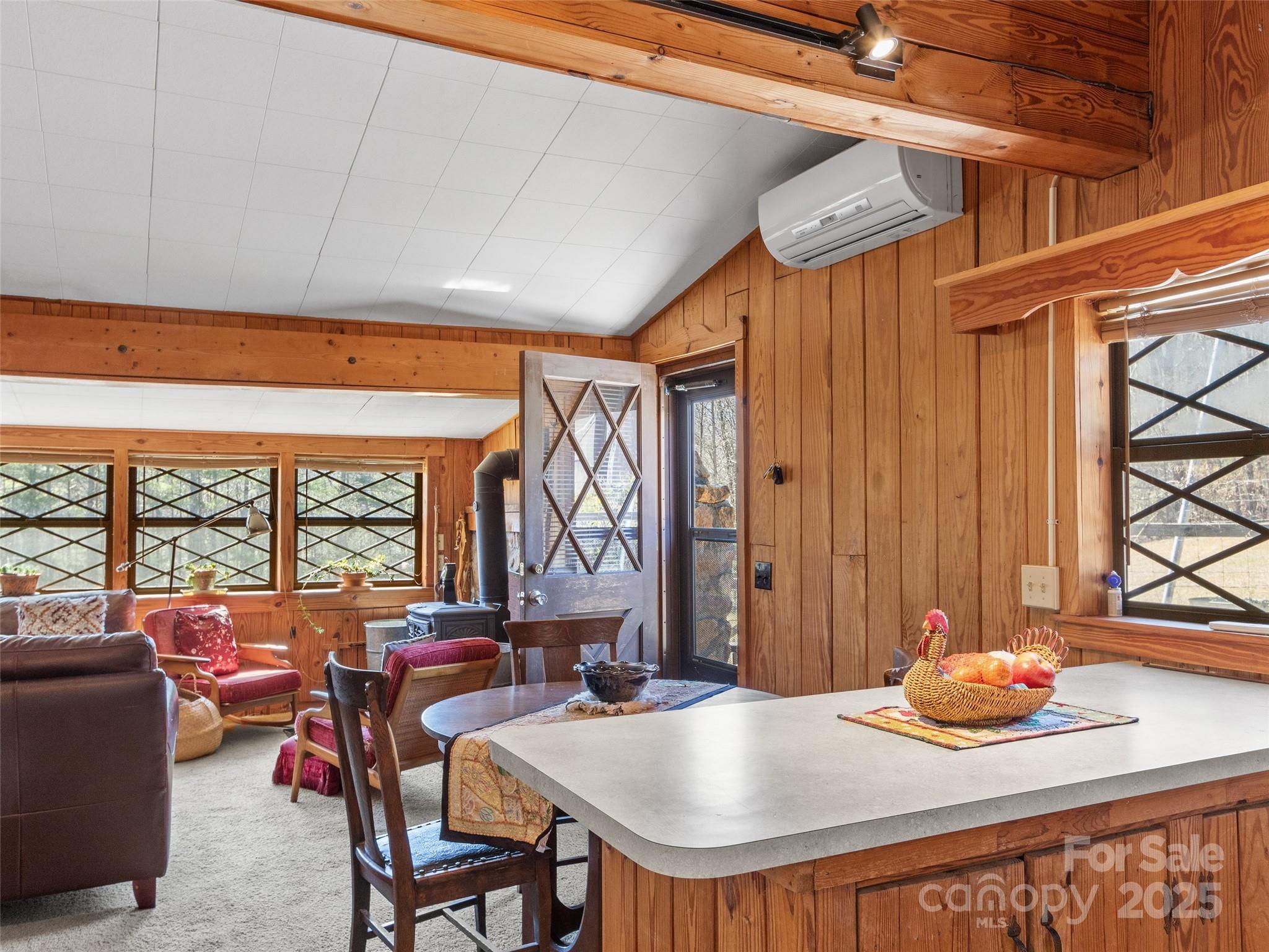 207 Strawberry Hill Lane