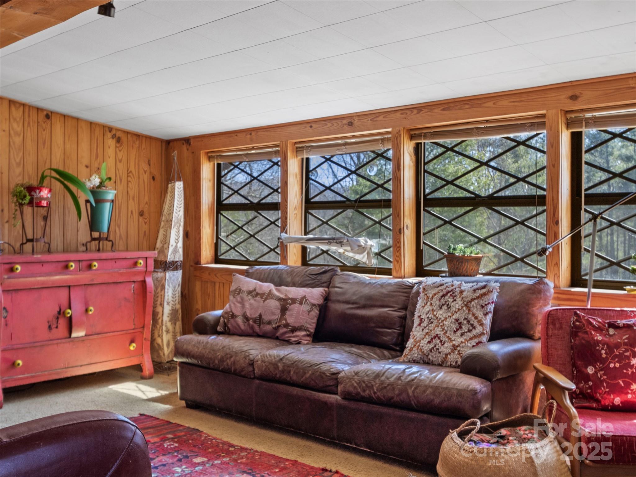 207 Strawberry Hill Lane