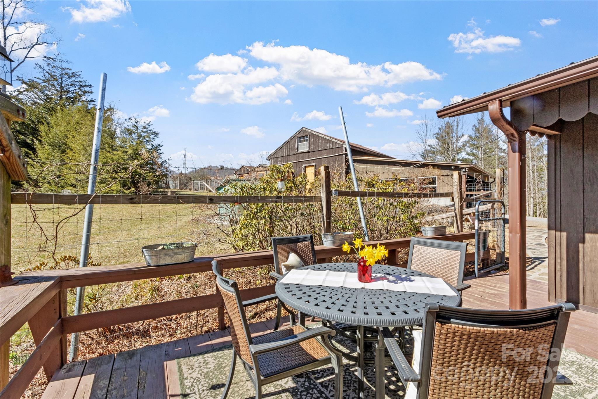 207 Strawberry Hill Lane