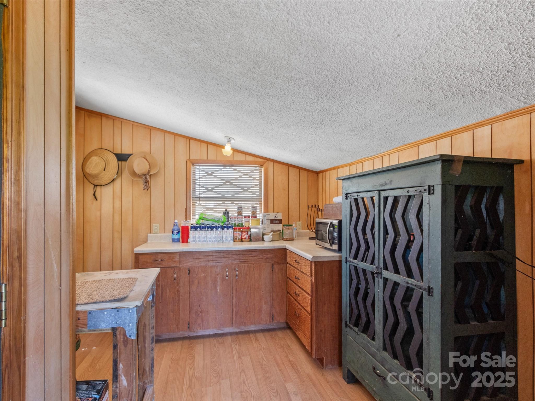207 Strawberry Hill Lane