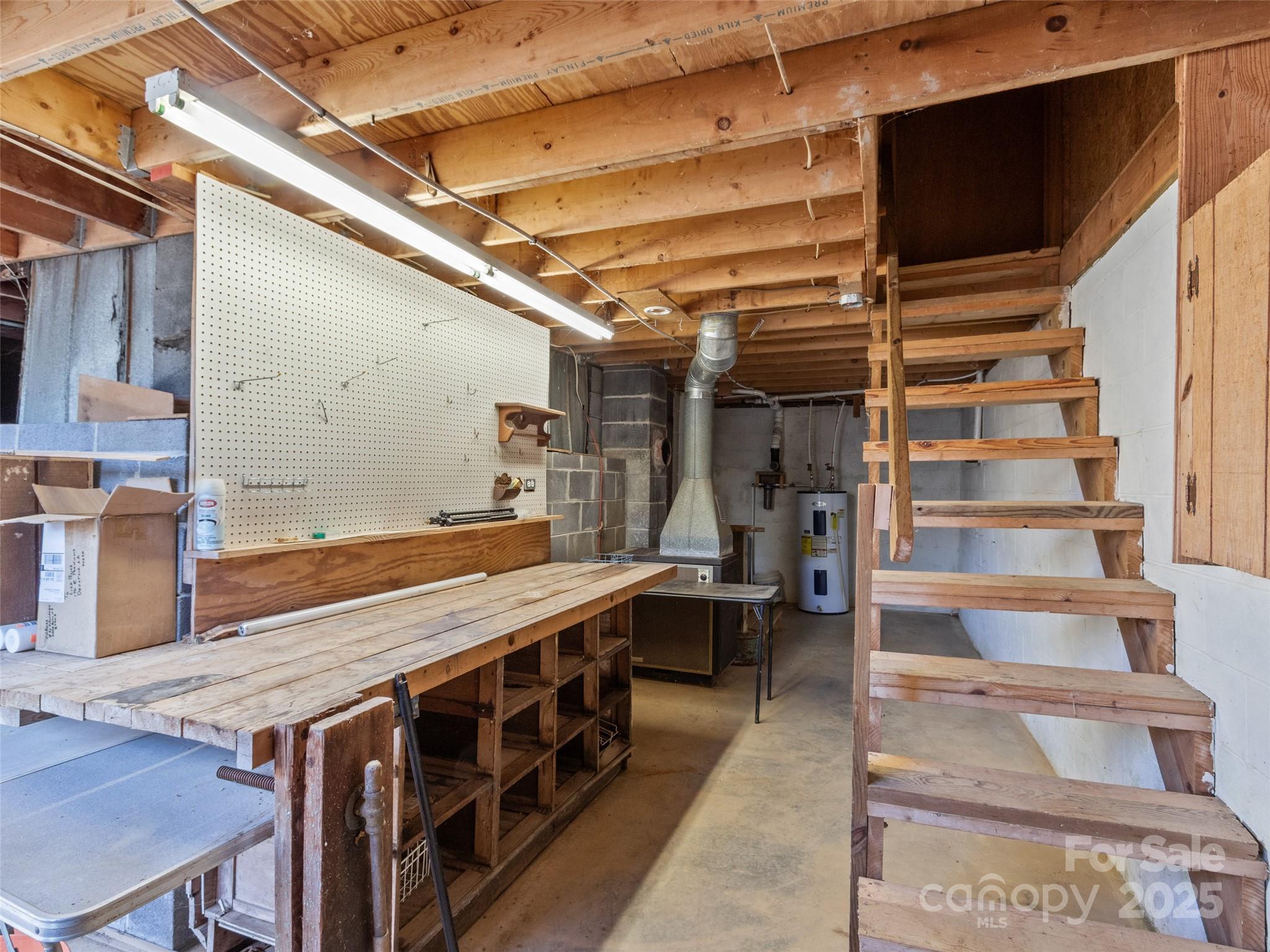 207 Strawberry Hill Lane
