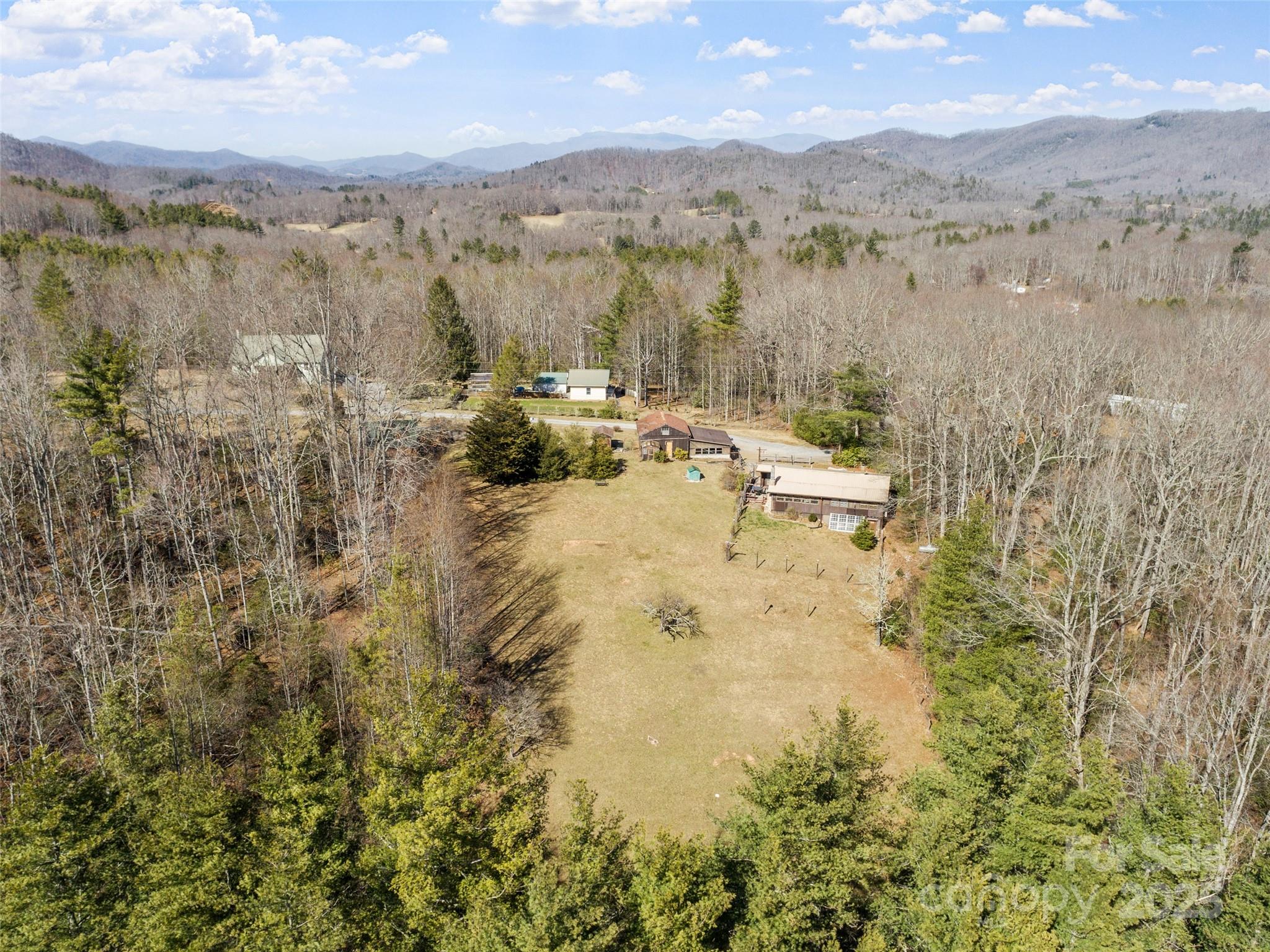 207 Strawberry Hill Lane
