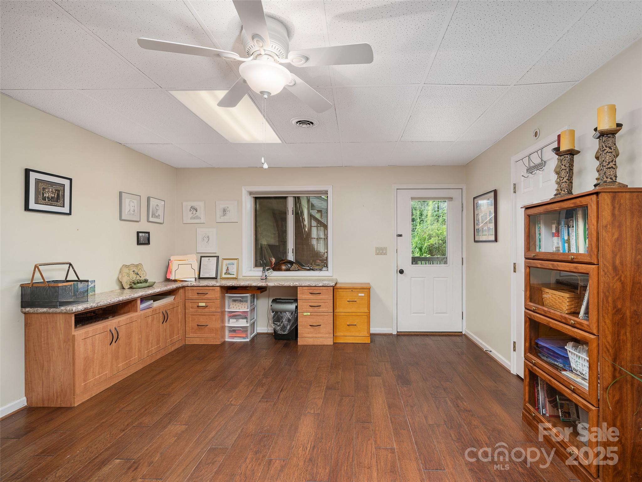 317 Robertson Street Unit: 1/K