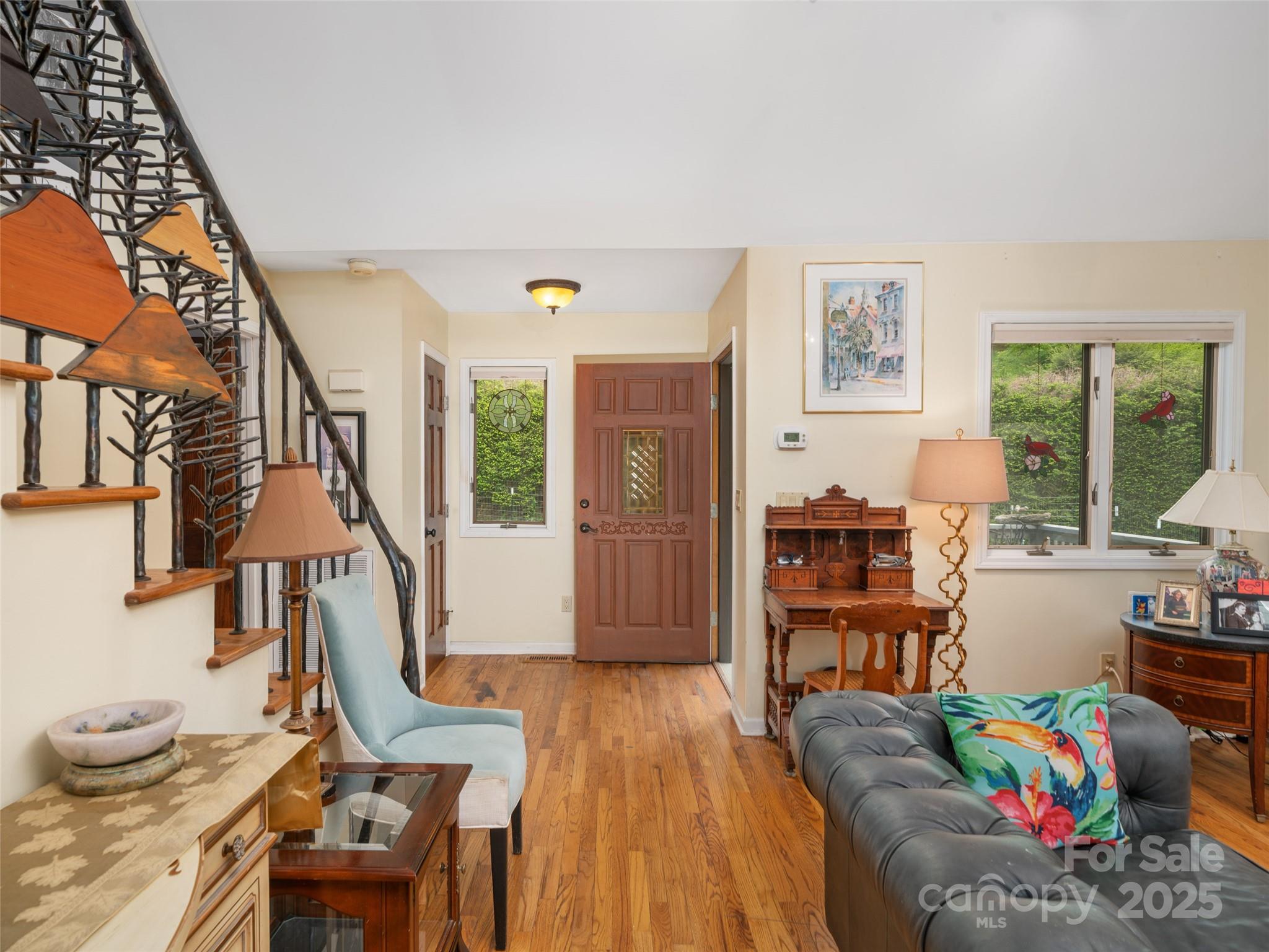 317 Robertson Street Unit: 1/K