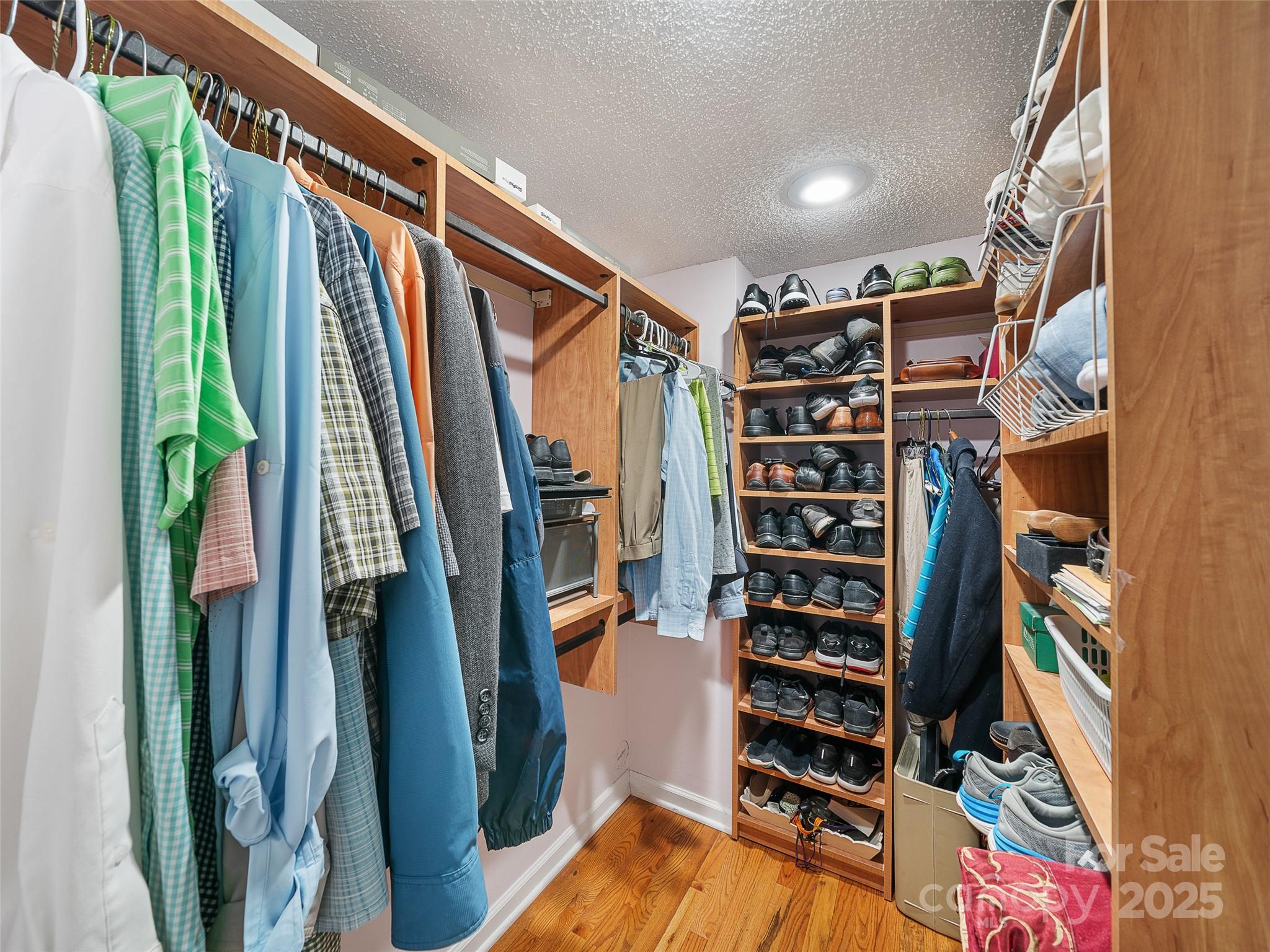 317 Robertson Street Unit: 1/K