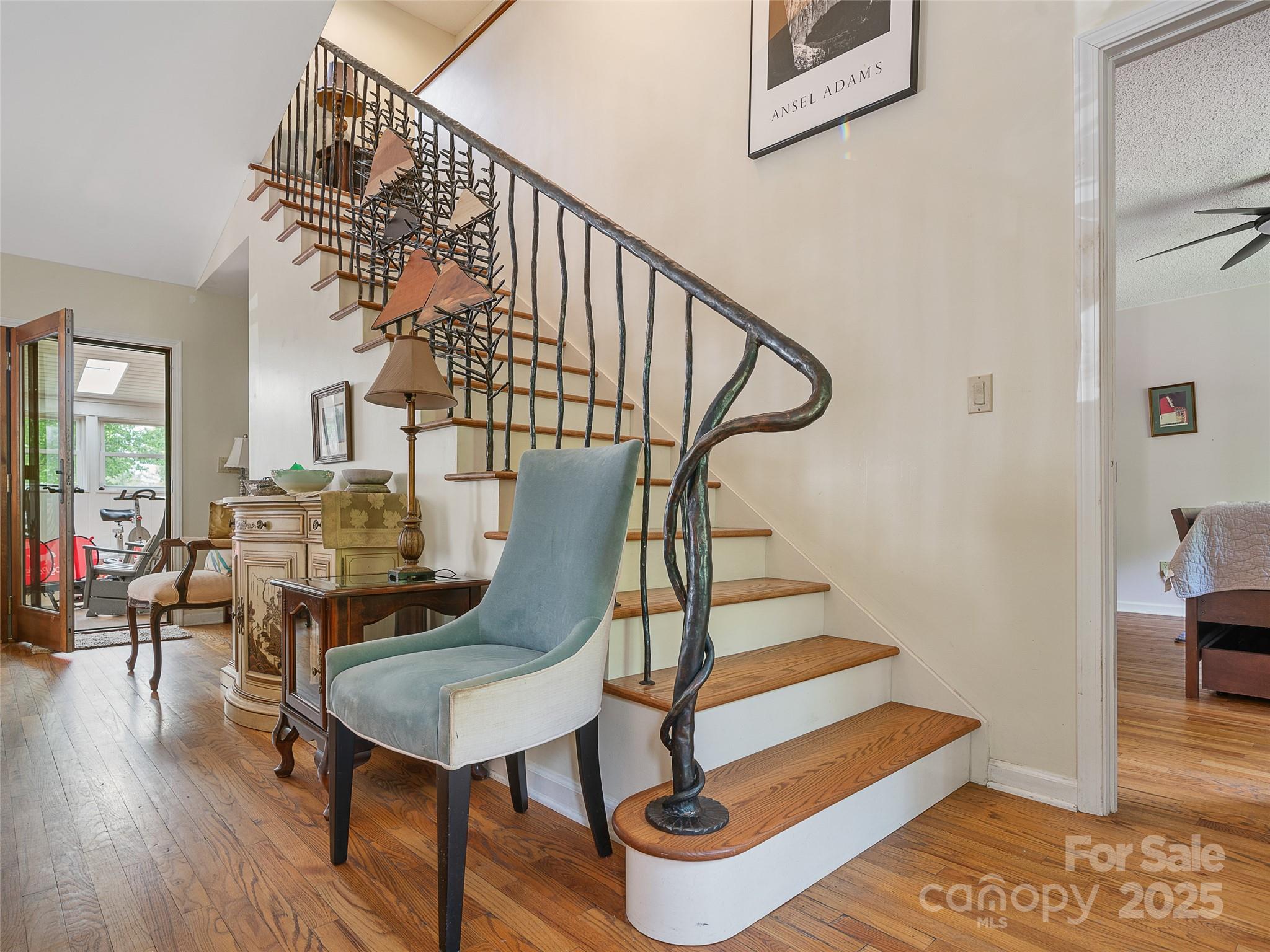 317 Robertson Street Unit: 1/K