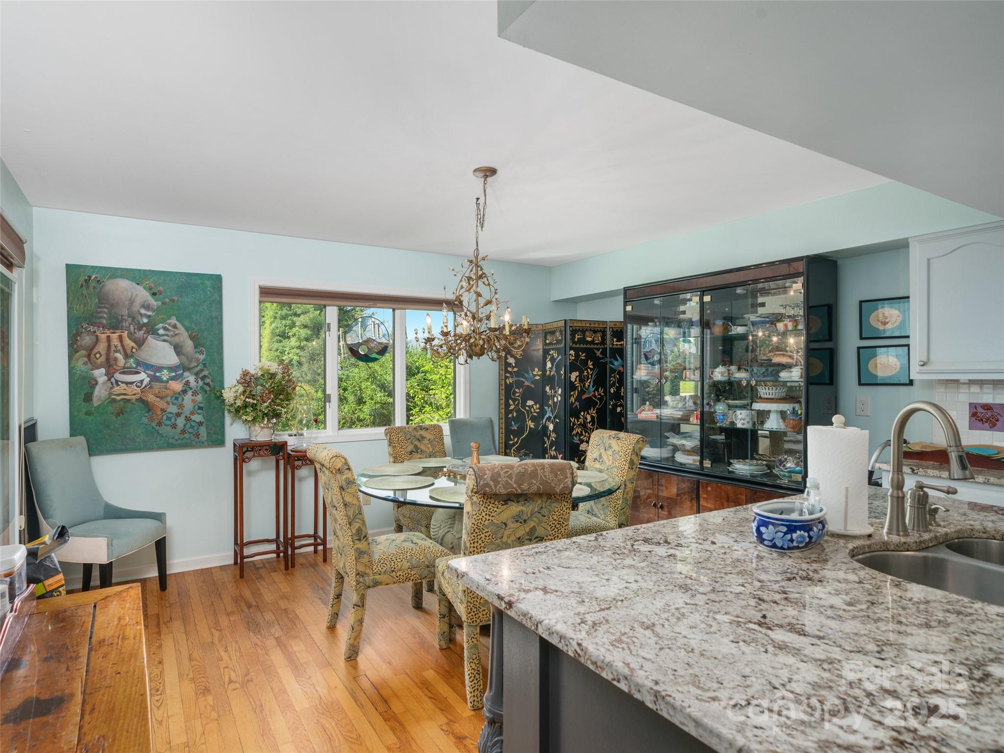 317 Robertson Street Unit: 1/K
