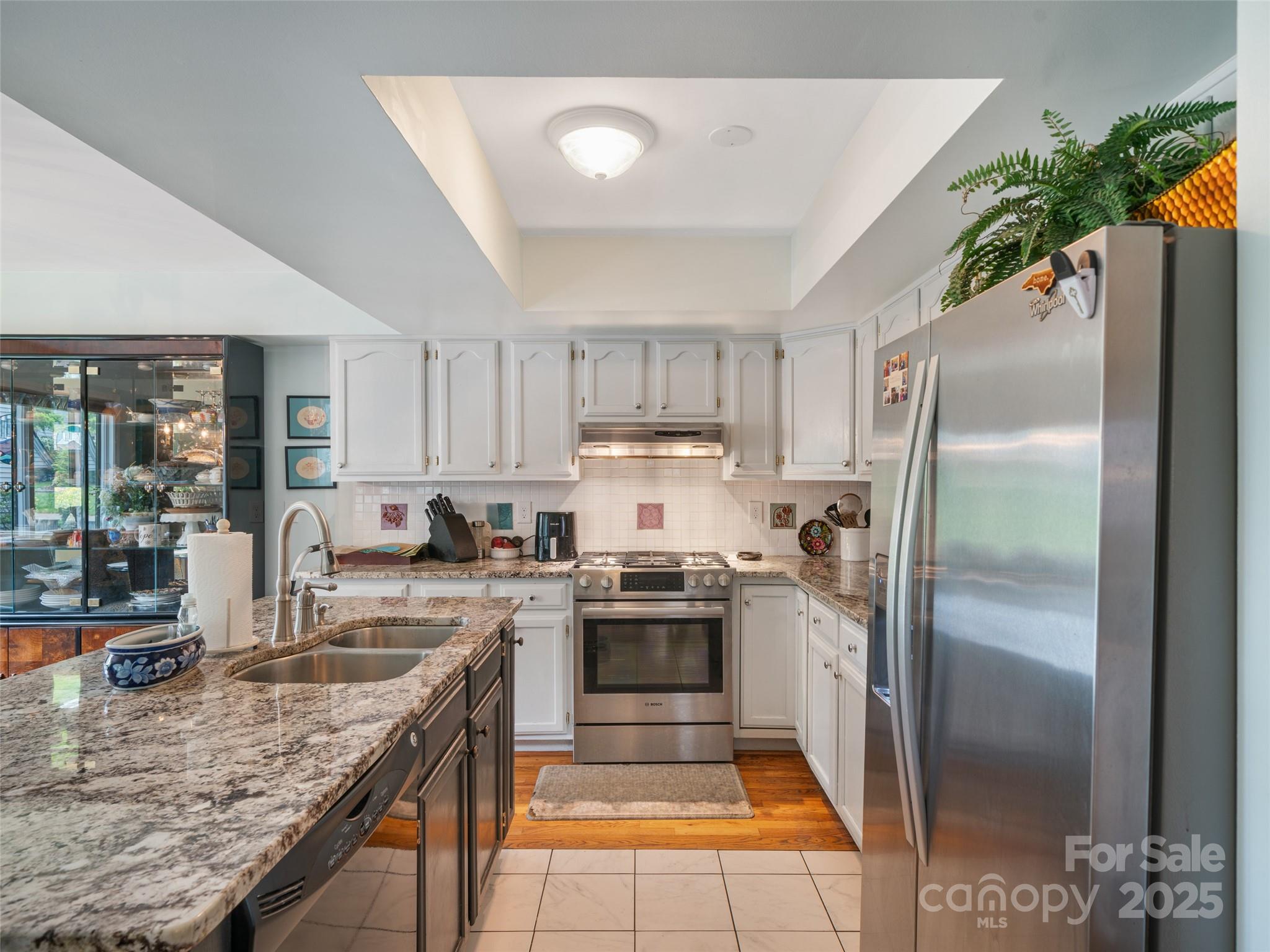 317 Robertson Street Unit: 1/K