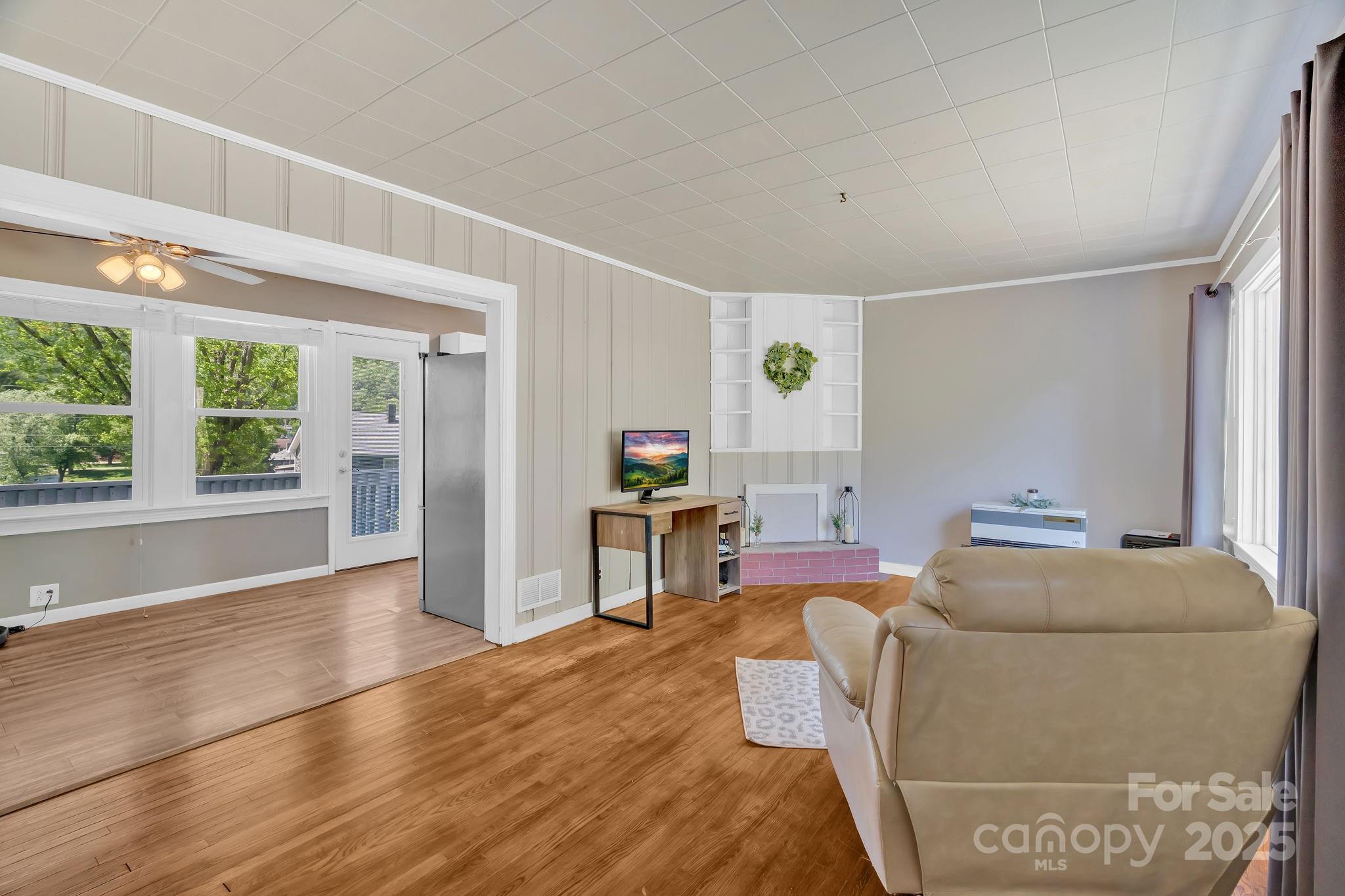 202 Hillside Drive