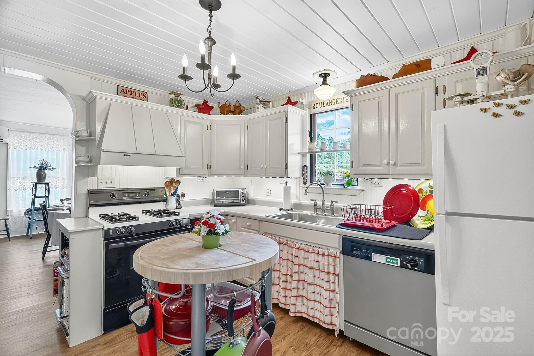 665 Upper Pig Pen Road