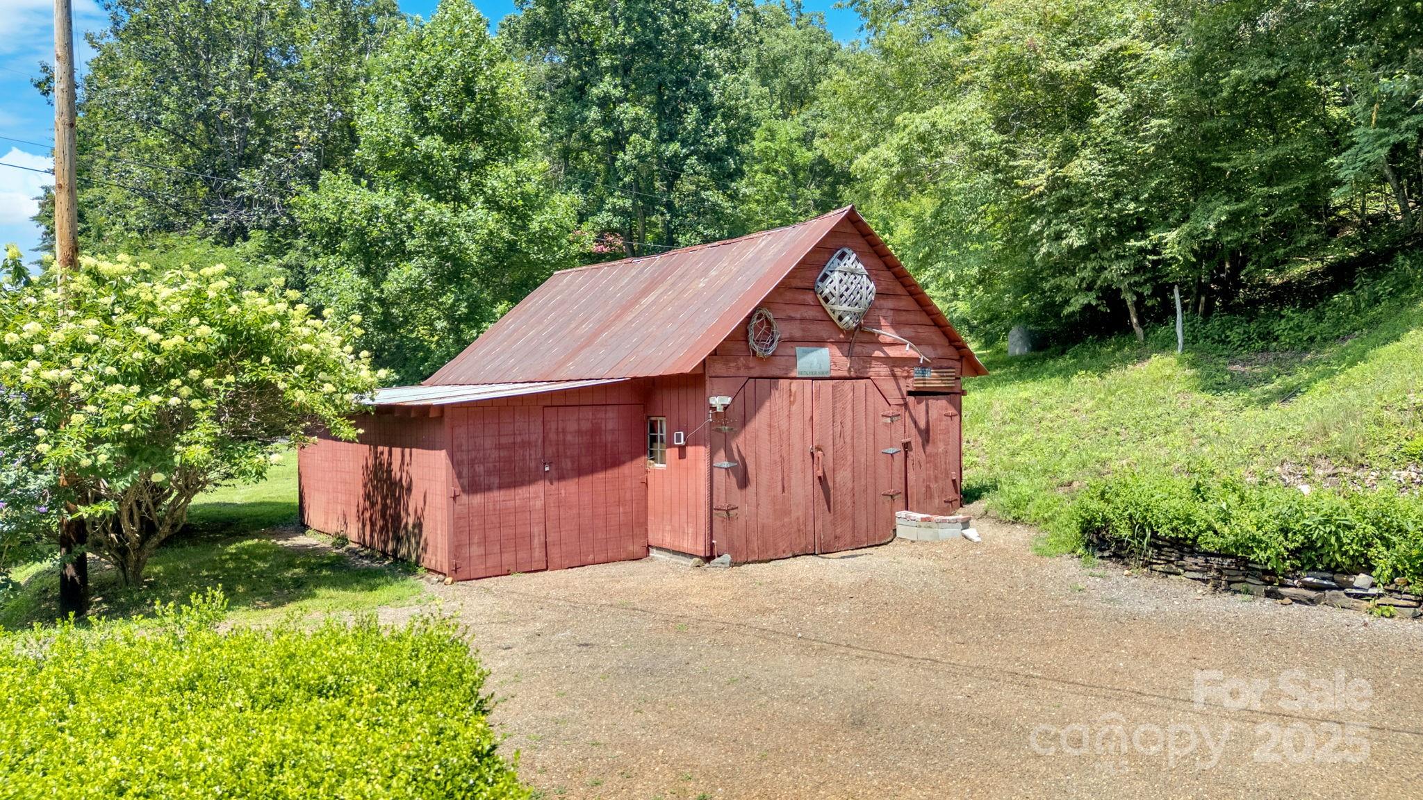 665 Upper Pig Pen Road