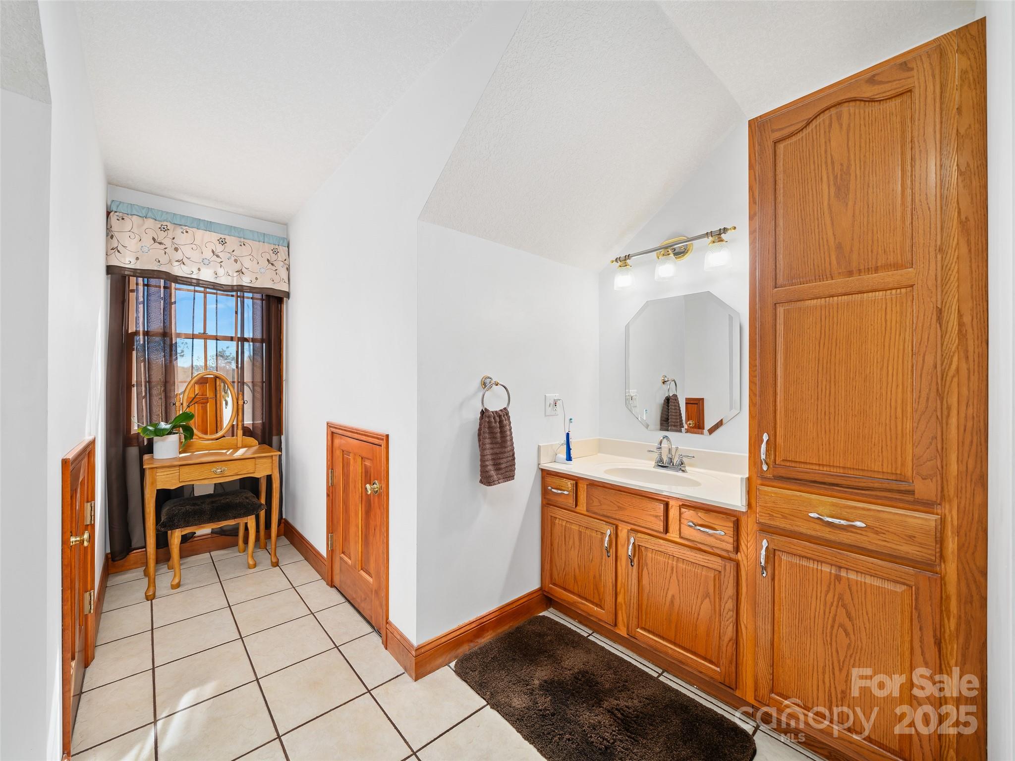 1715 Green Mountain Drive