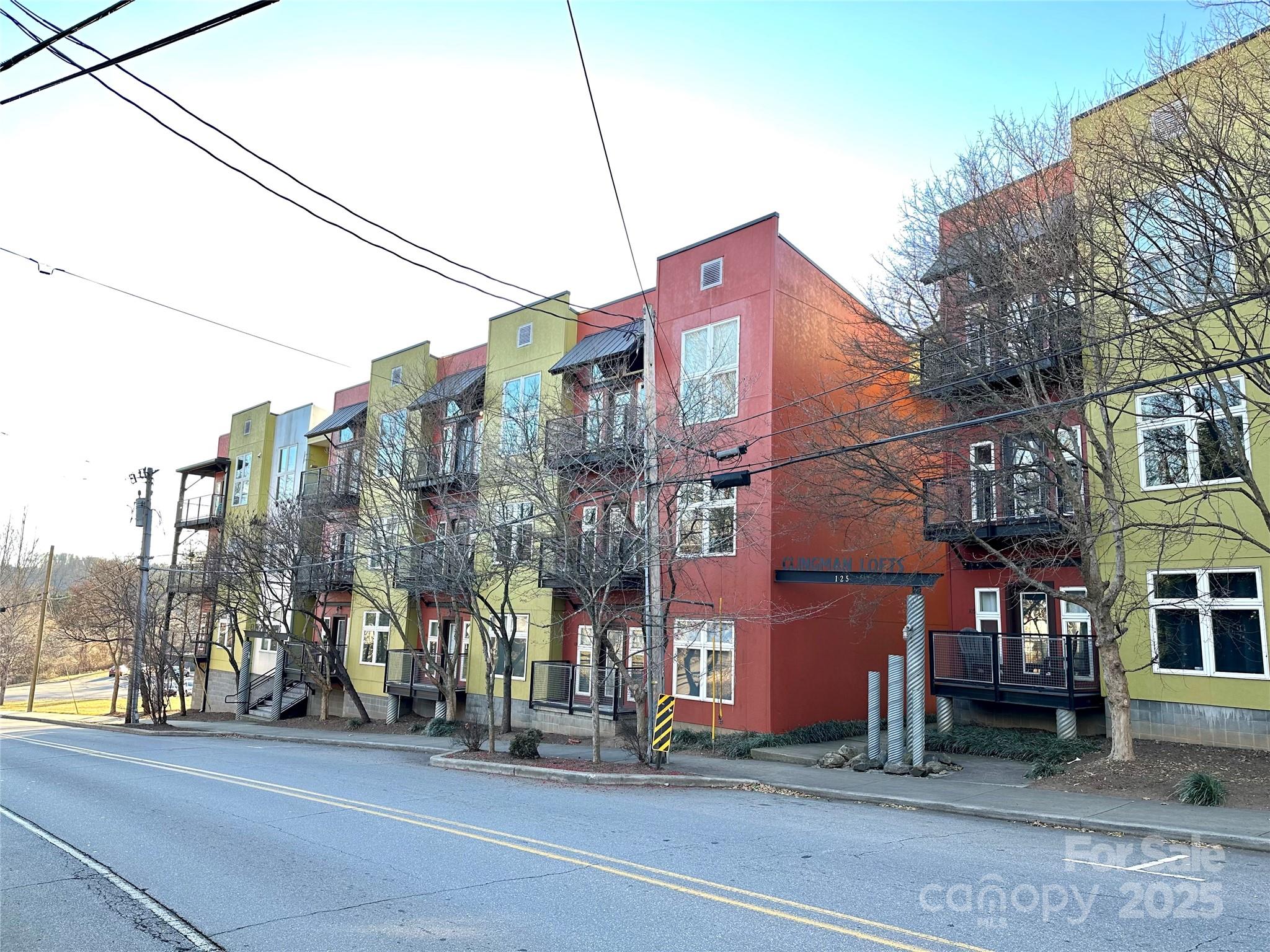 125 Clingman Avenue Unit: 203