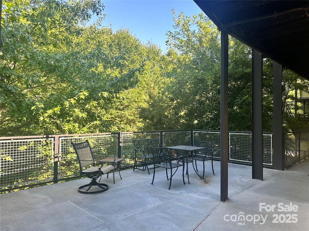 125 Clingman Avenue Unit: 203