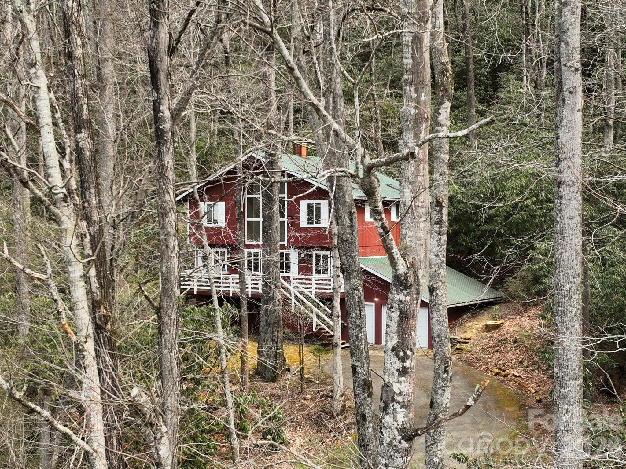 1135 S Toe River Road